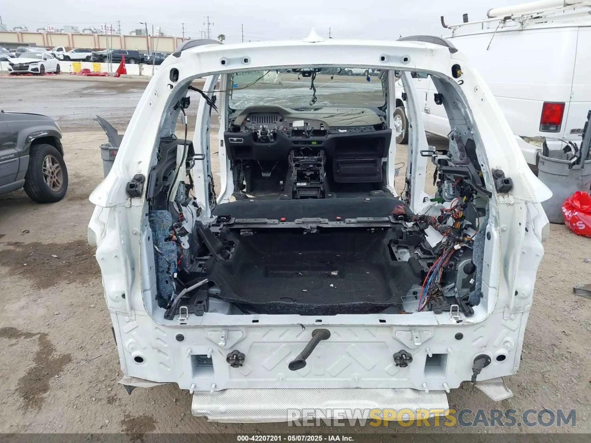 20 Photograph of a damaged car 5UXCR4C04M9E59279 BMW X5 2021