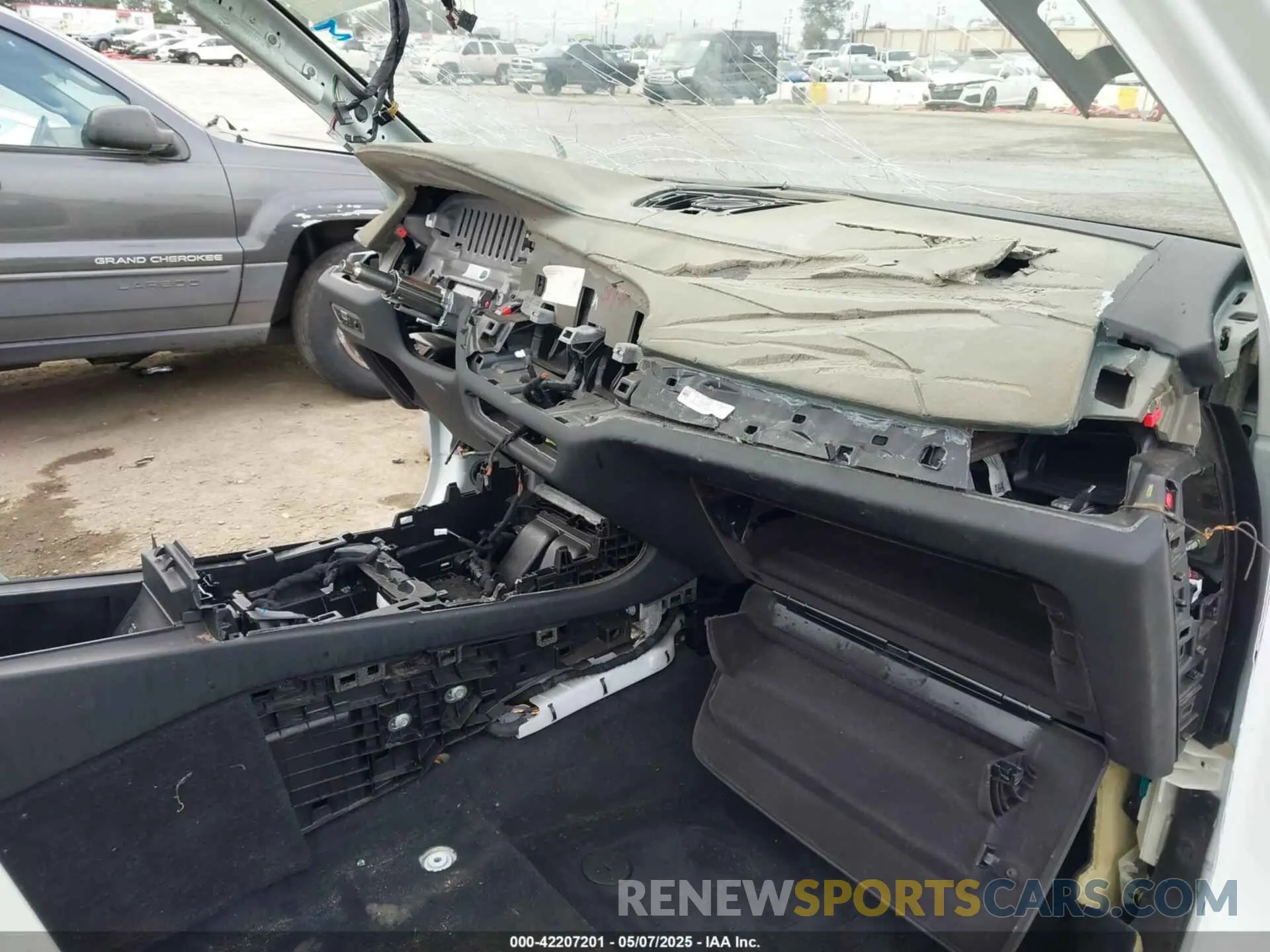 5 Photograph of a damaged car 5UXCR4C04M9E59279 BMW X5 2021