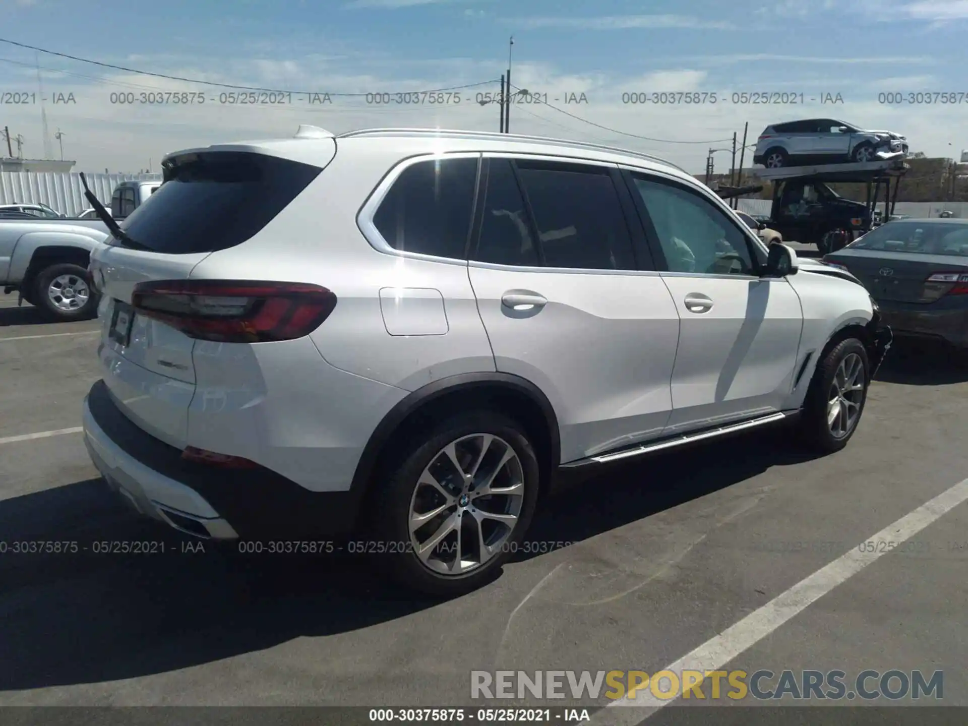 4 Photograph of a damaged car 5UXCR4C06M9E98021 BMW X5 2021