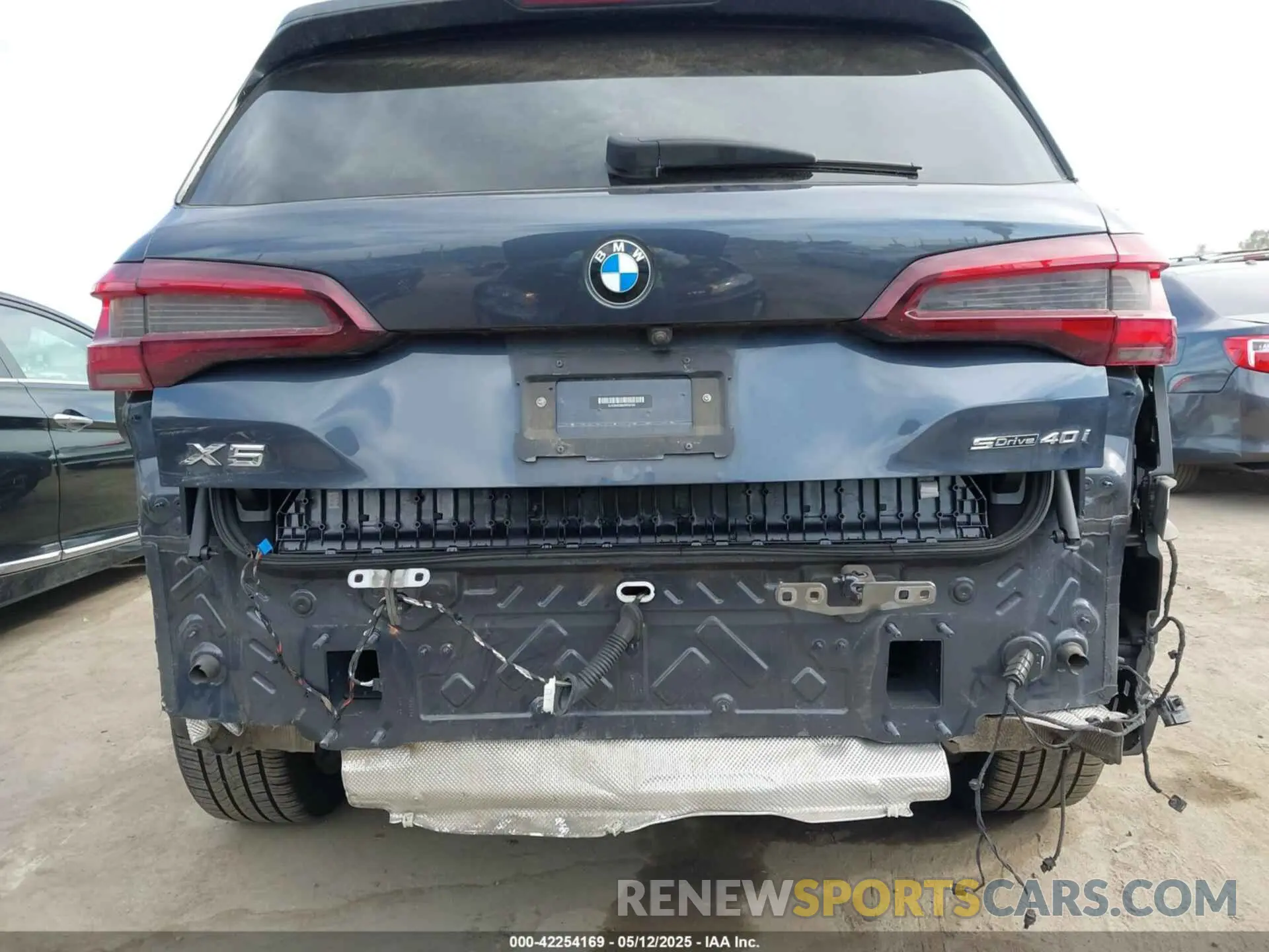 6 Photograph of a damaged car 5UXCR4C06M9F26786 BMW X5 2021