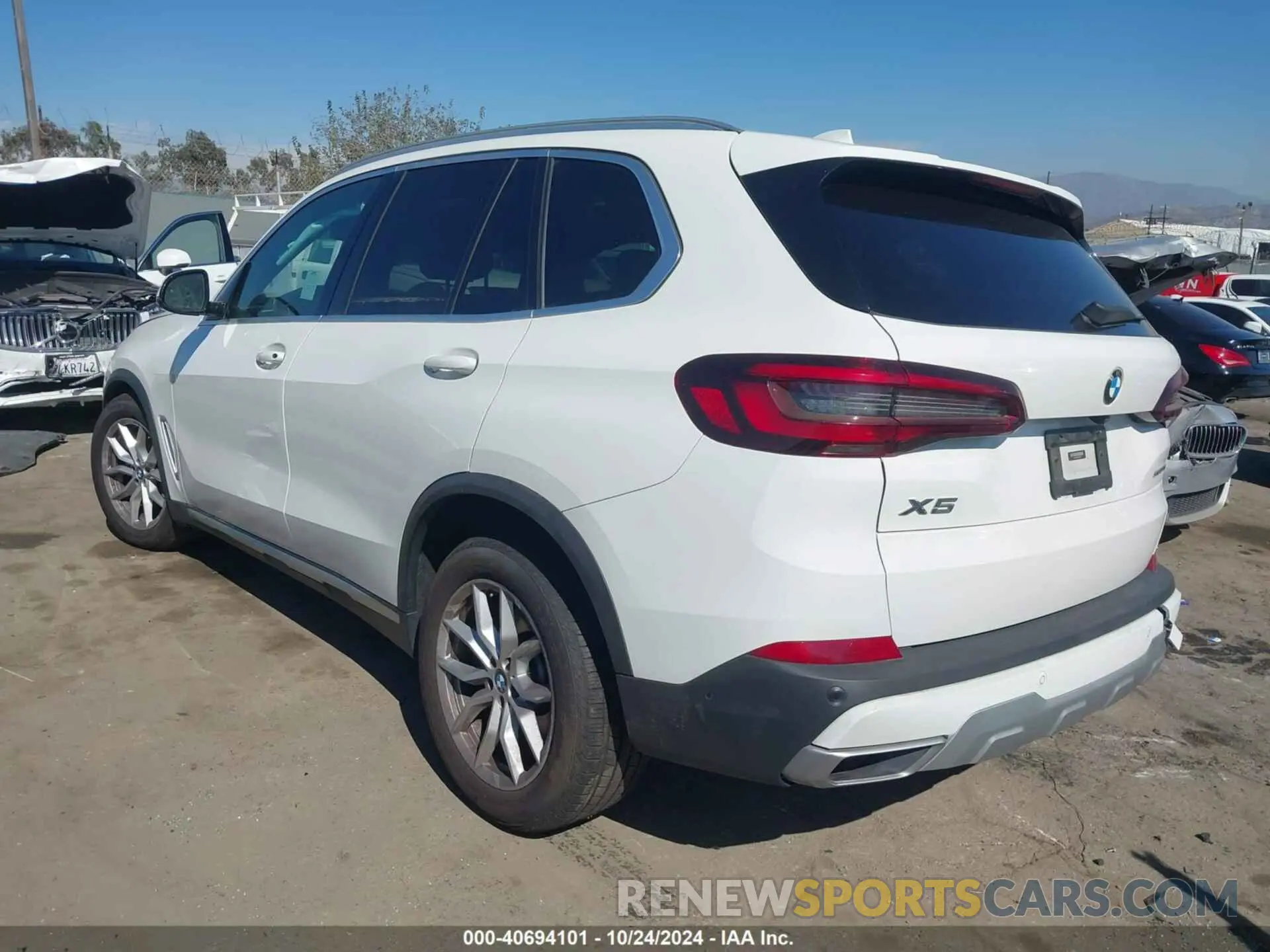 3 Photograph of a damaged car 5UXCR4C06M9H05572 BMW X5 2021