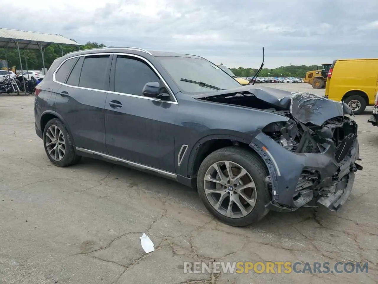 4 Photograph of a damaged car 5UXCR4C07M9E64900 BMW X5 2021