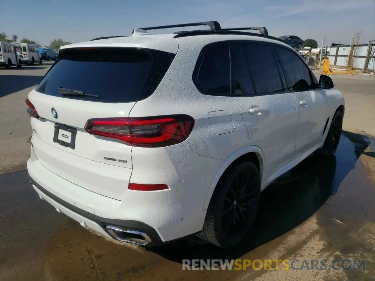 4 Photograph of a damaged car 5UXCR4C08M9E64548 BMW X5 2021
