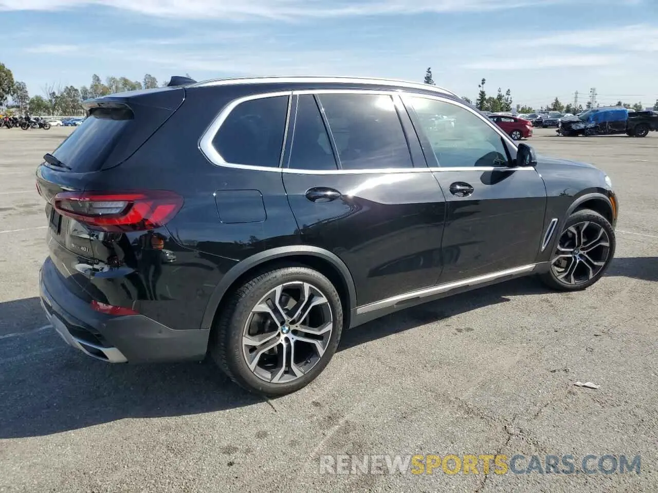 3 Photograph of a damaged car 5UXCR4C08M9G71022 BMW X5 2021