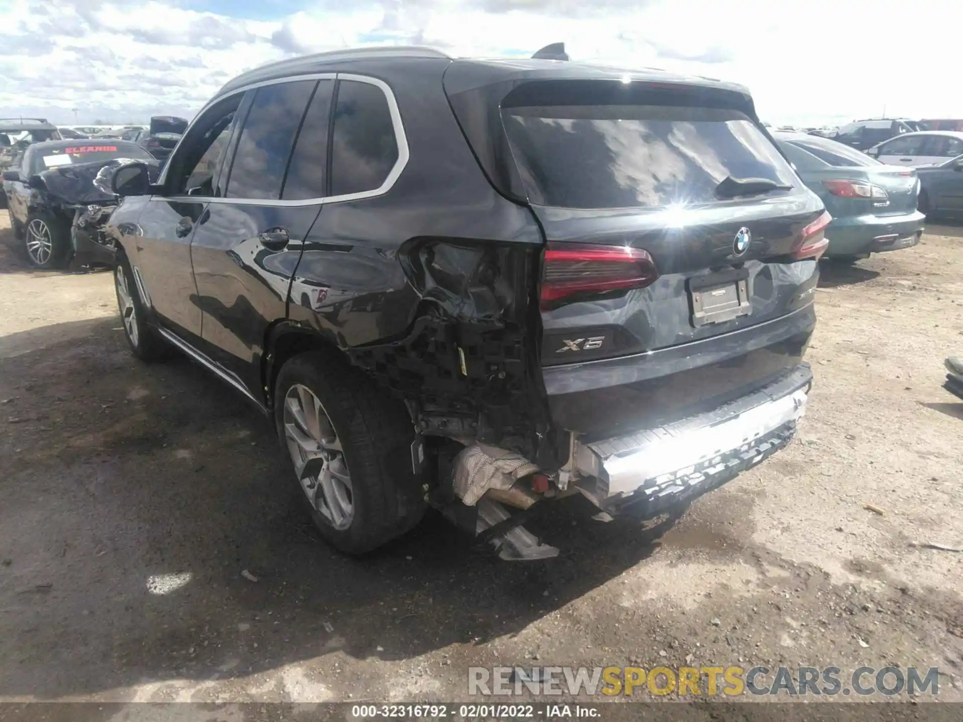 3 Photograph of a damaged car 5UXCR4C09M9F47003 BMW X5 2021