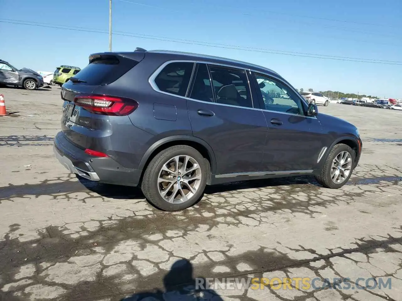 3 Photograph of a damaged car 5UXCR6C00M9D96063 BMW X5 2021