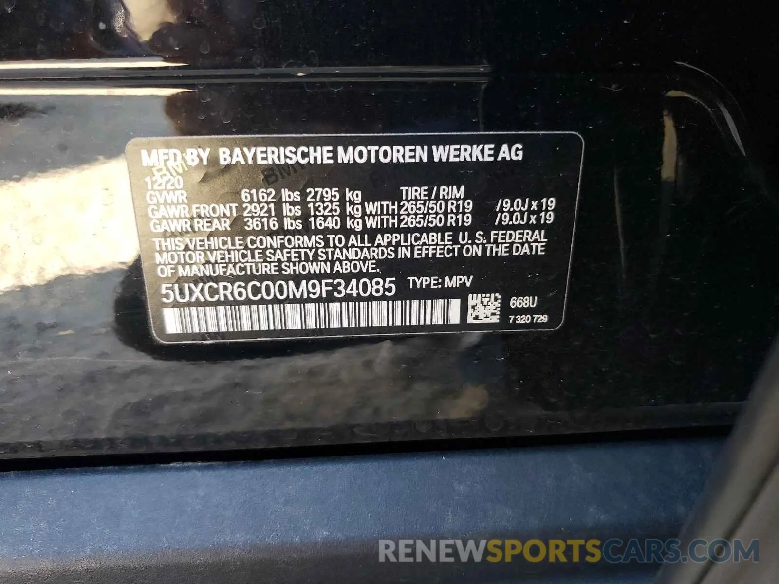 10 Photograph of a damaged car 5UXCR6C00M9F34085 BMW X5 2021