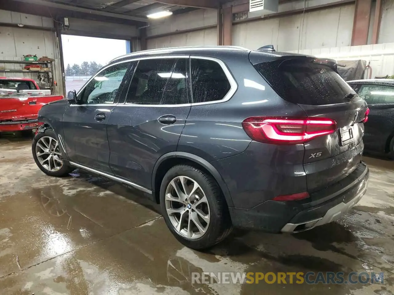 2 Photograph of a damaged car 5UXCR6C00M9G00599 BMW X5 2021