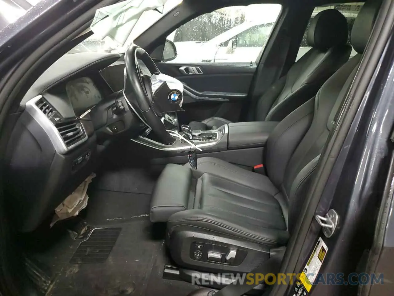 7 Photograph of a damaged car 5UXCR6C00M9G00599 BMW X5 2021