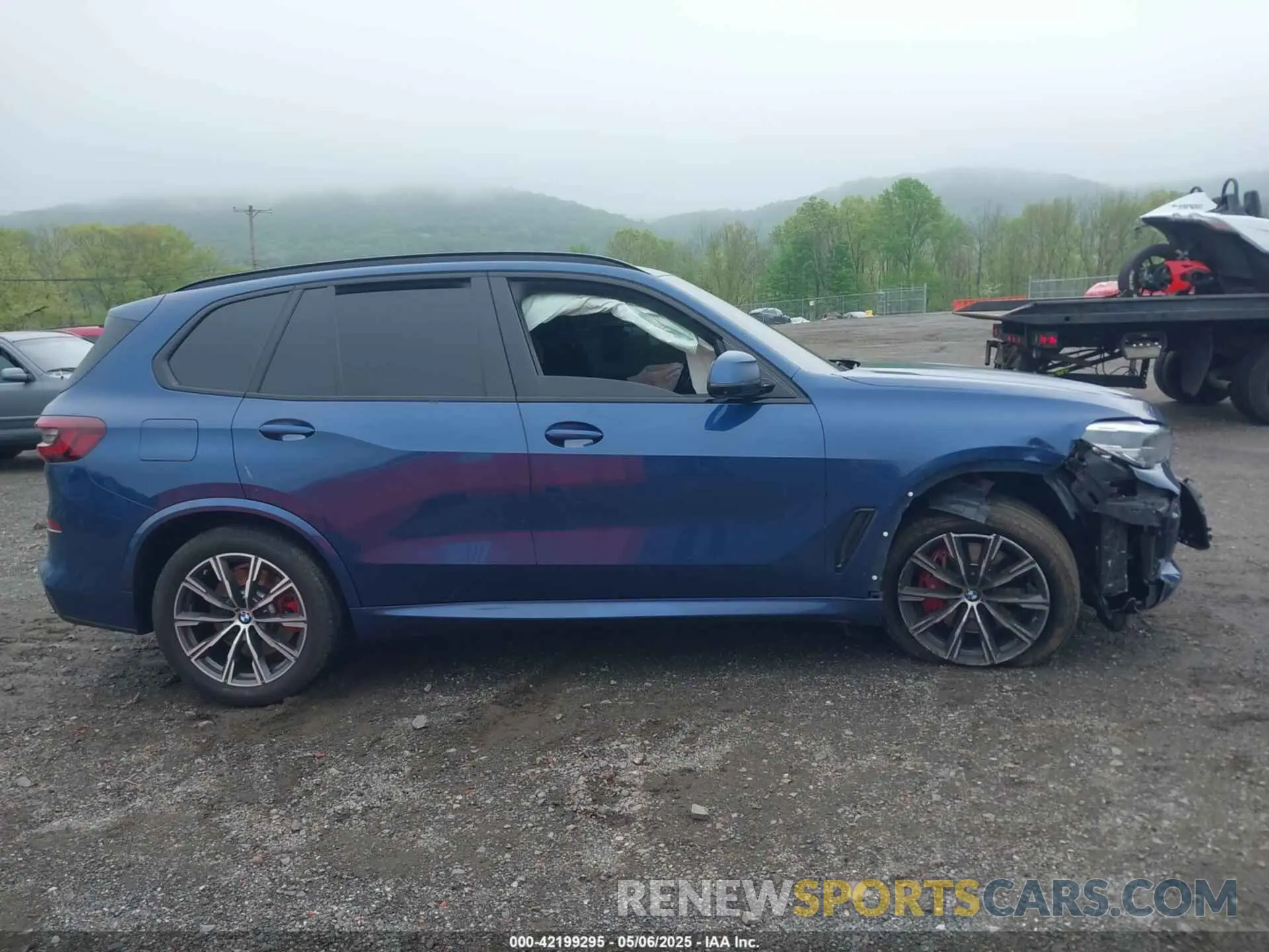 12 Photograph of a damaged car 5UXCR6C01M9E66833 BMW X5 2021