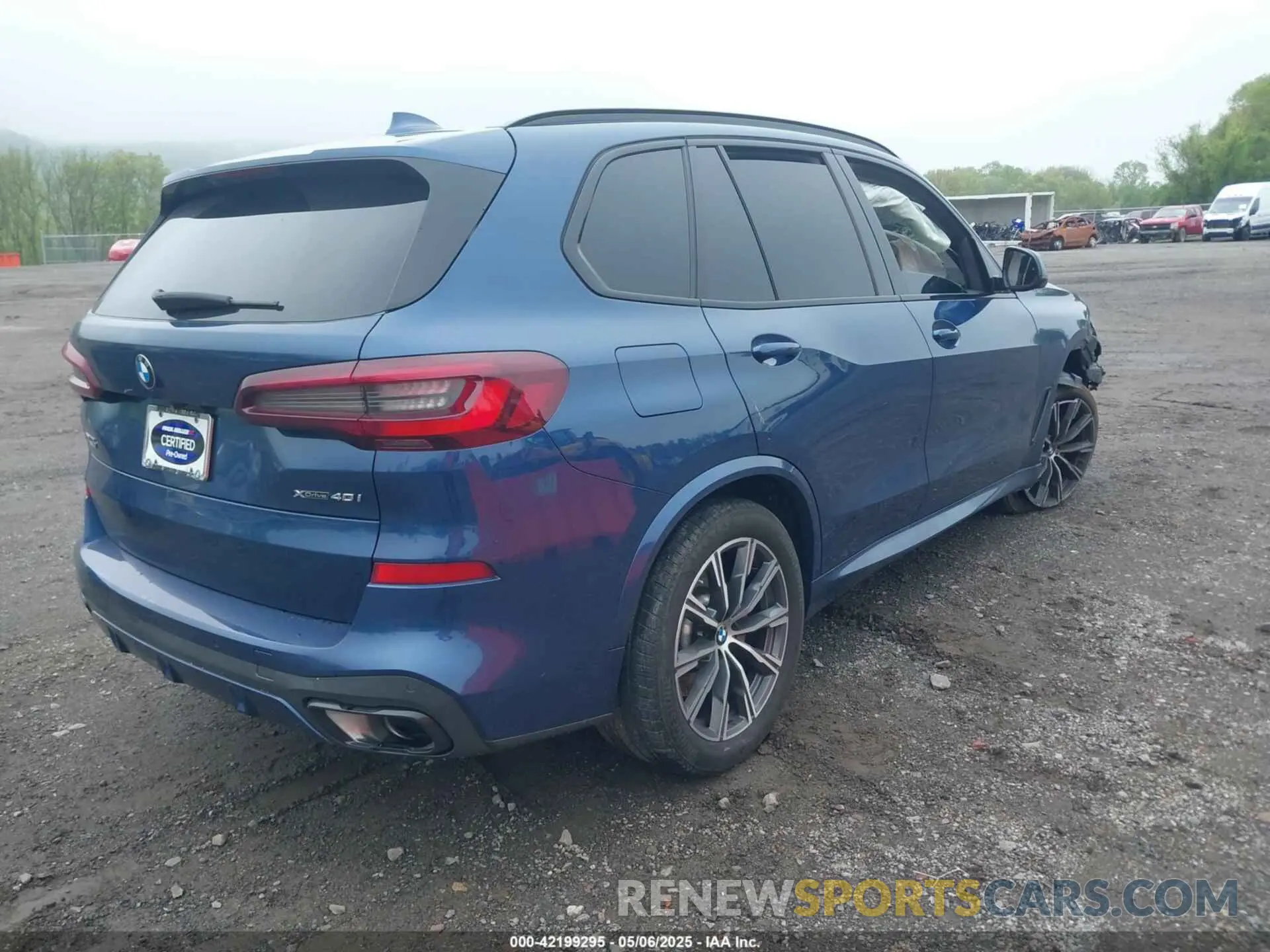 4 Photograph of a damaged car 5UXCR6C01M9E66833 BMW X5 2021