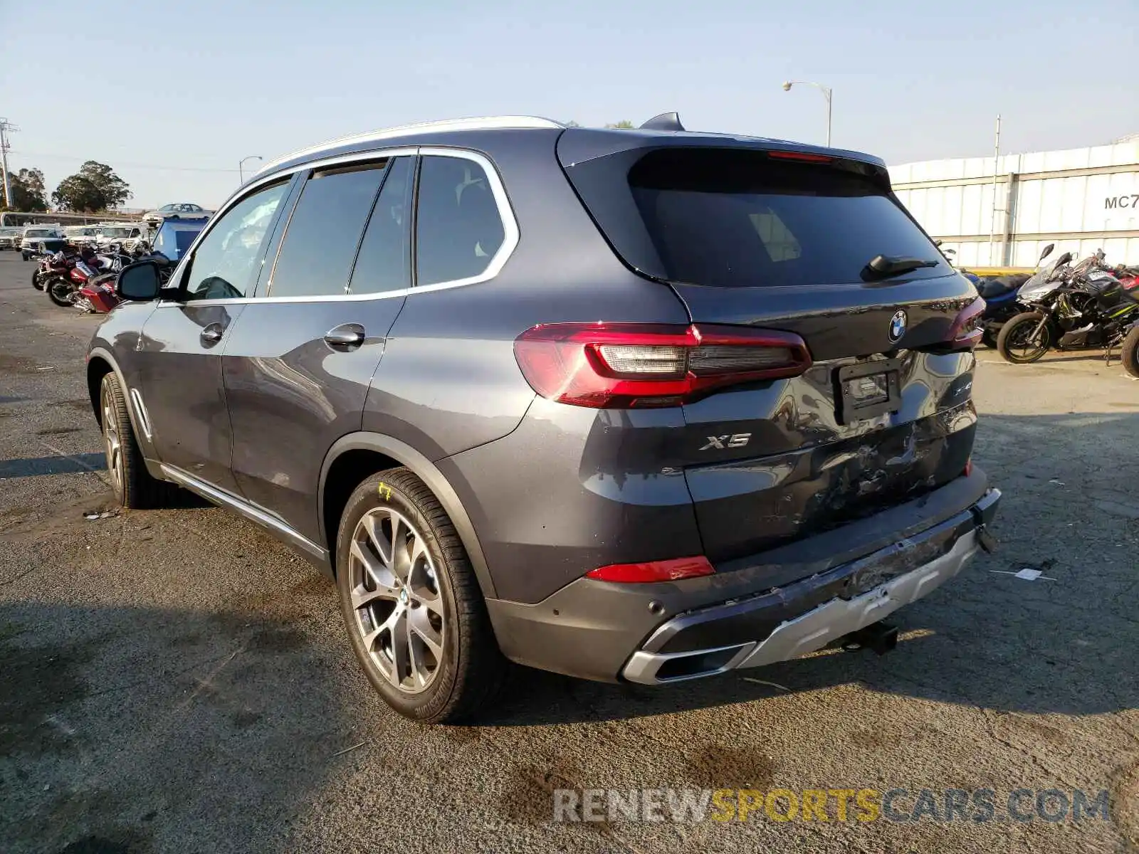 3 Photograph of a damaged car 5UXCR6C01M9F14959 BMW X5 2021