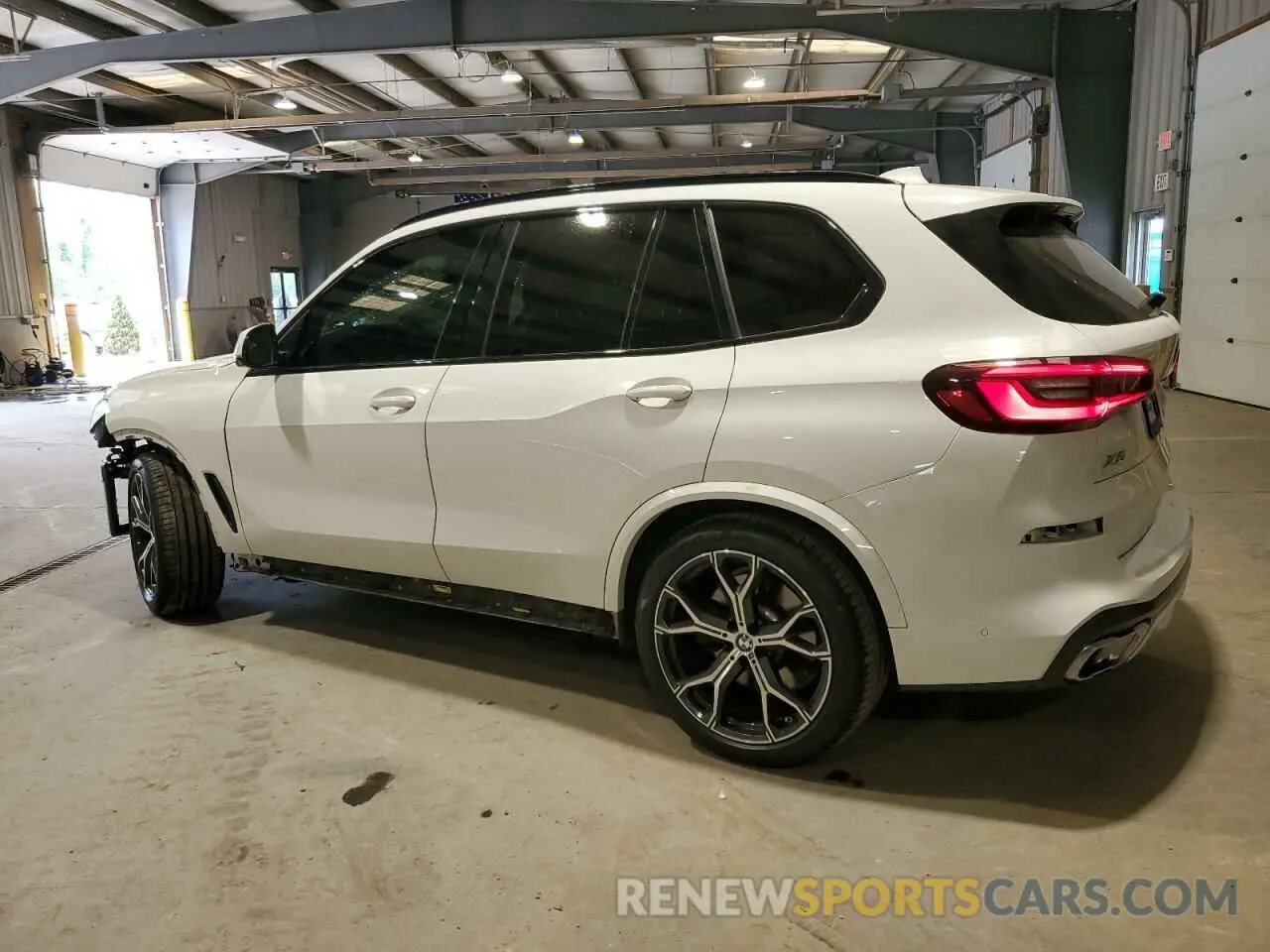 2 Photograph of a damaged car 5UXCR6C01M9G56471 BMW X5 2021