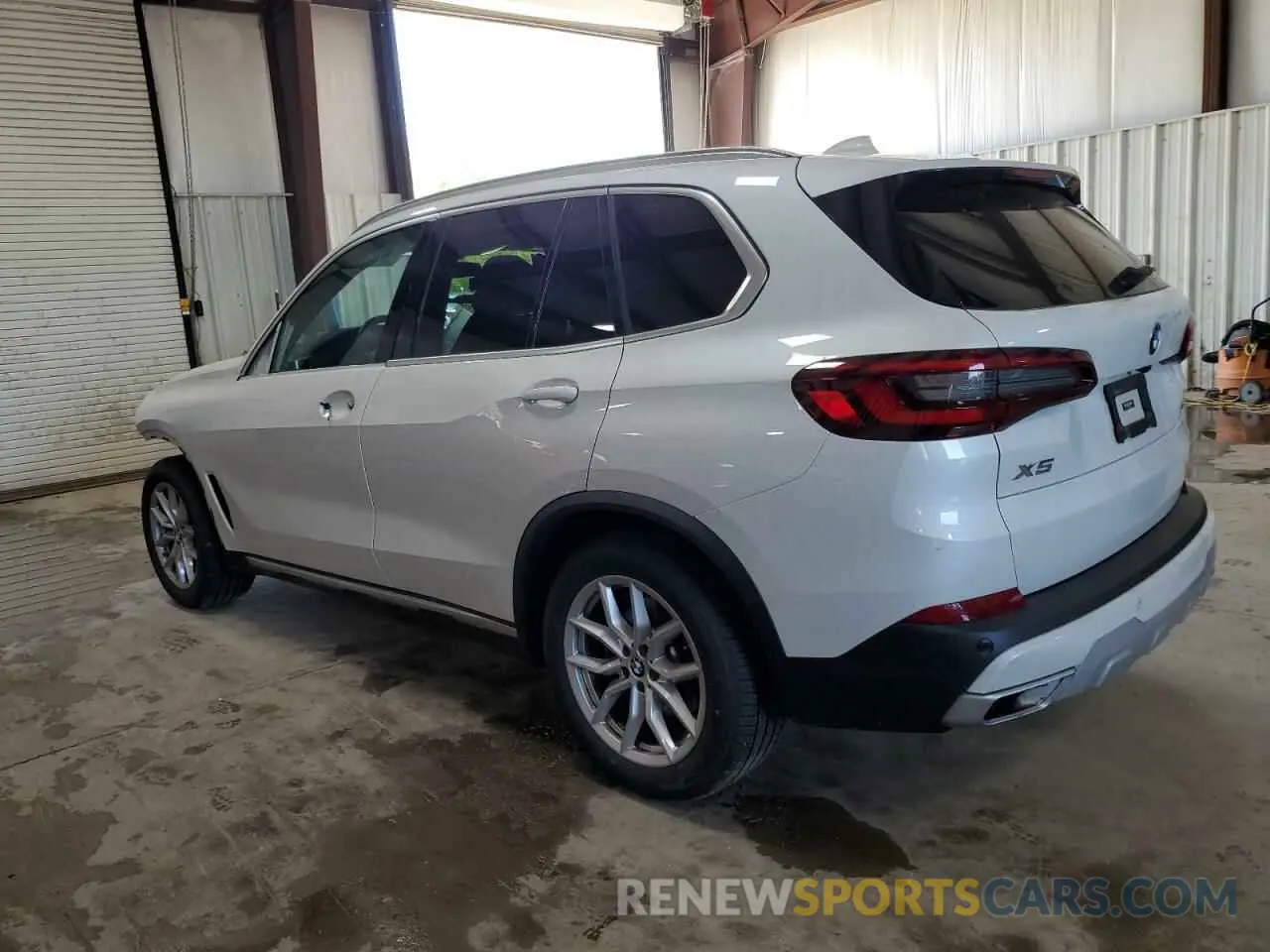 2 Photograph of a damaged car 5UXCR6C01M9G64540 BMW X5 2021