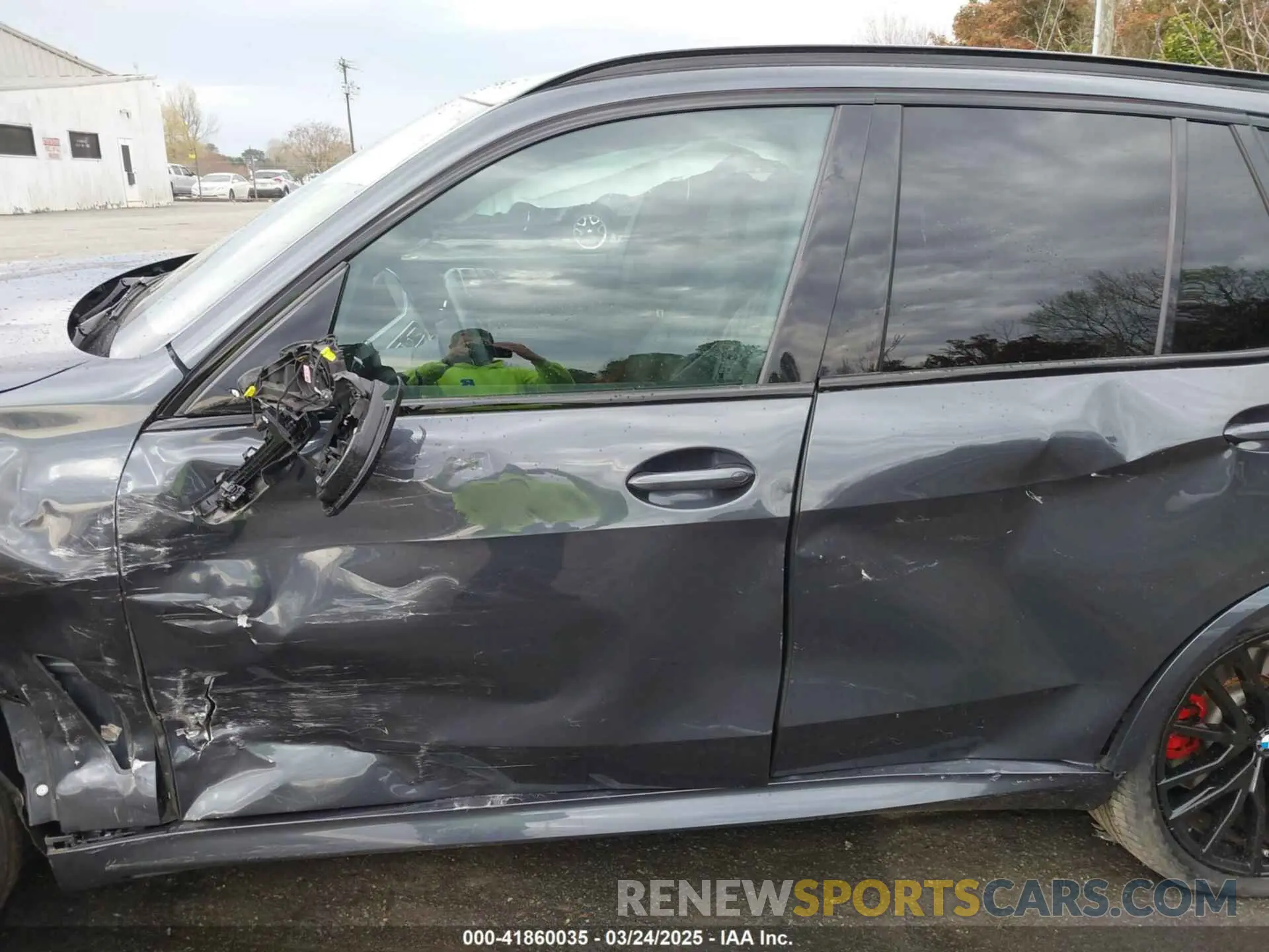 18 Photograph of a damaged car 5UXCR6C01M9H56800 BMW X5 2021
