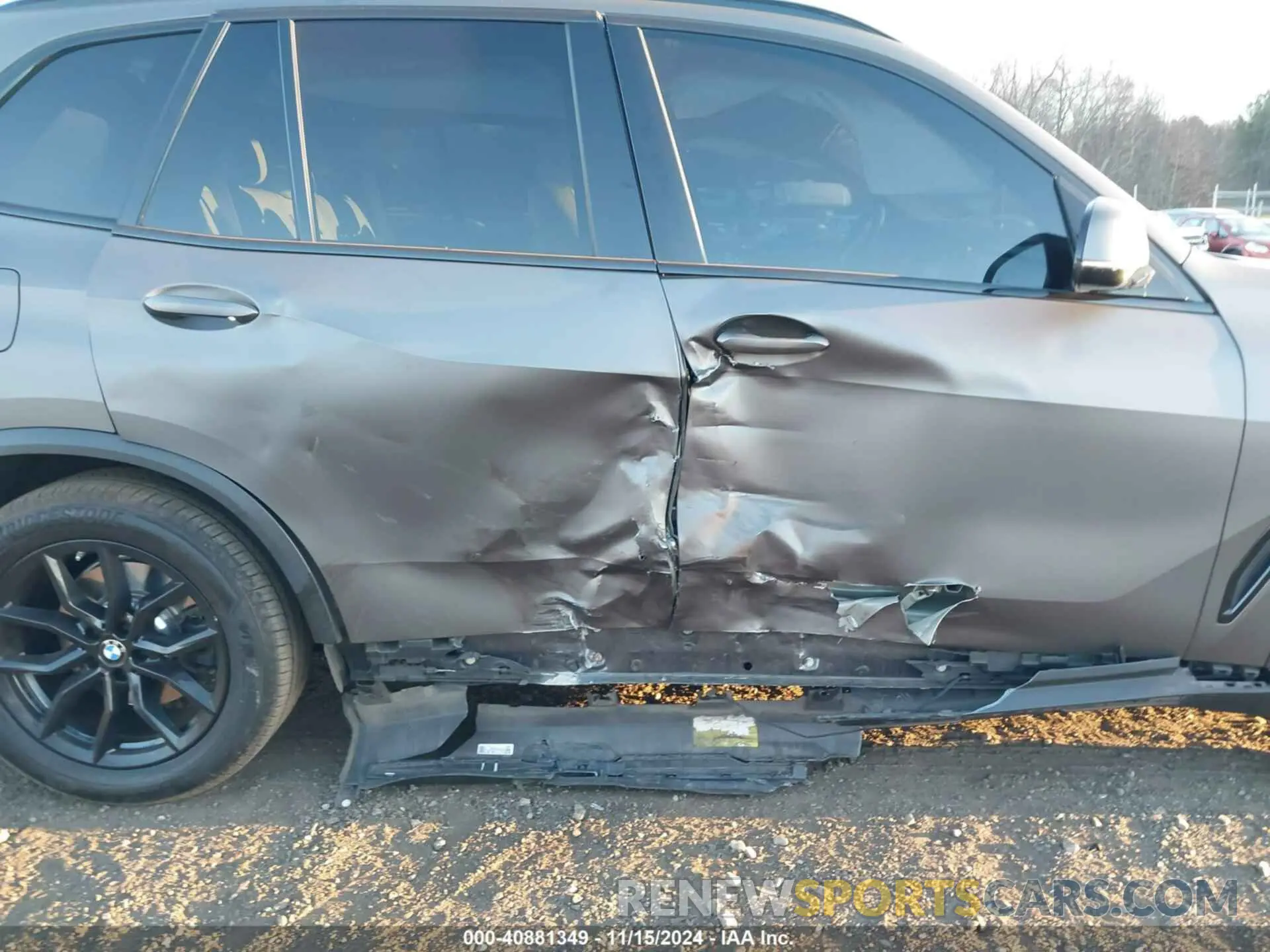 6 Photograph of a damaged car 5UXCR6C01M9H66694 BMW X5 2021