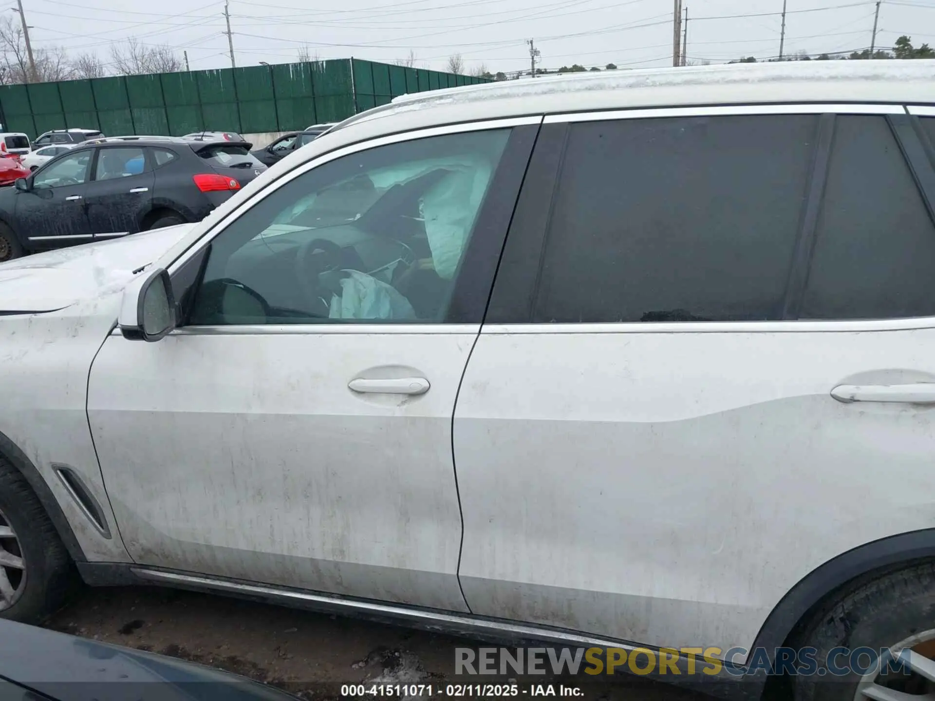 14 Photograph of a damaged car 5UXCR6C02M9E03269 BMW X5 2021