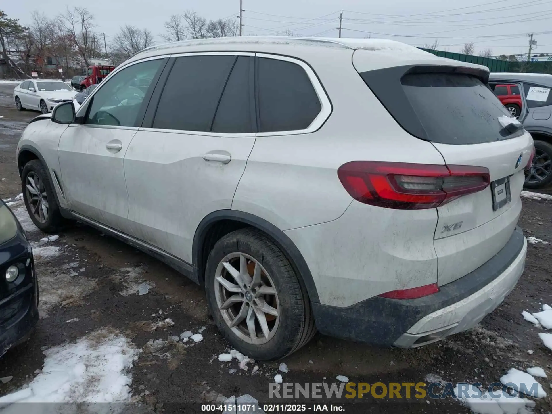 3 Photograph of a damaged car 5UXCR6C02M9E03269 BMW X5 2021