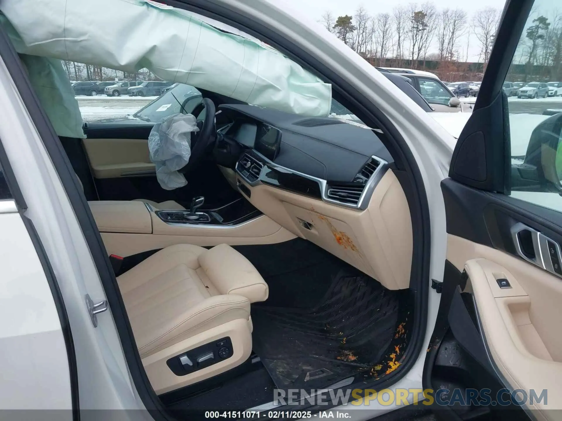 5 Photograph of a damaged car 5UXCR6C02M9E03269 BMW X5 2021