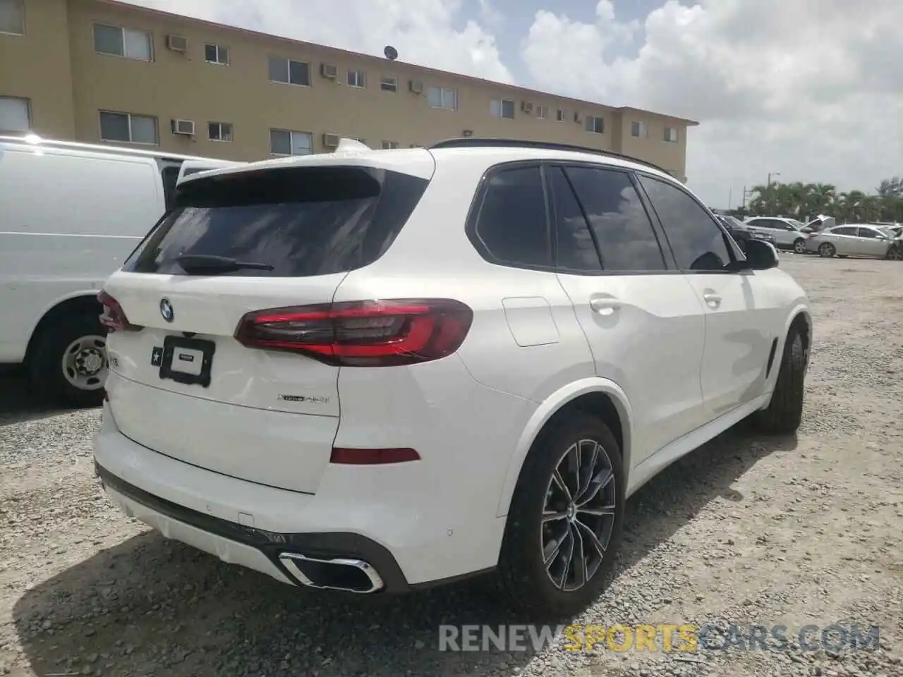 4 Photograph of a damaged car 5UXCR6C02M9F25565 BMW X5 2021