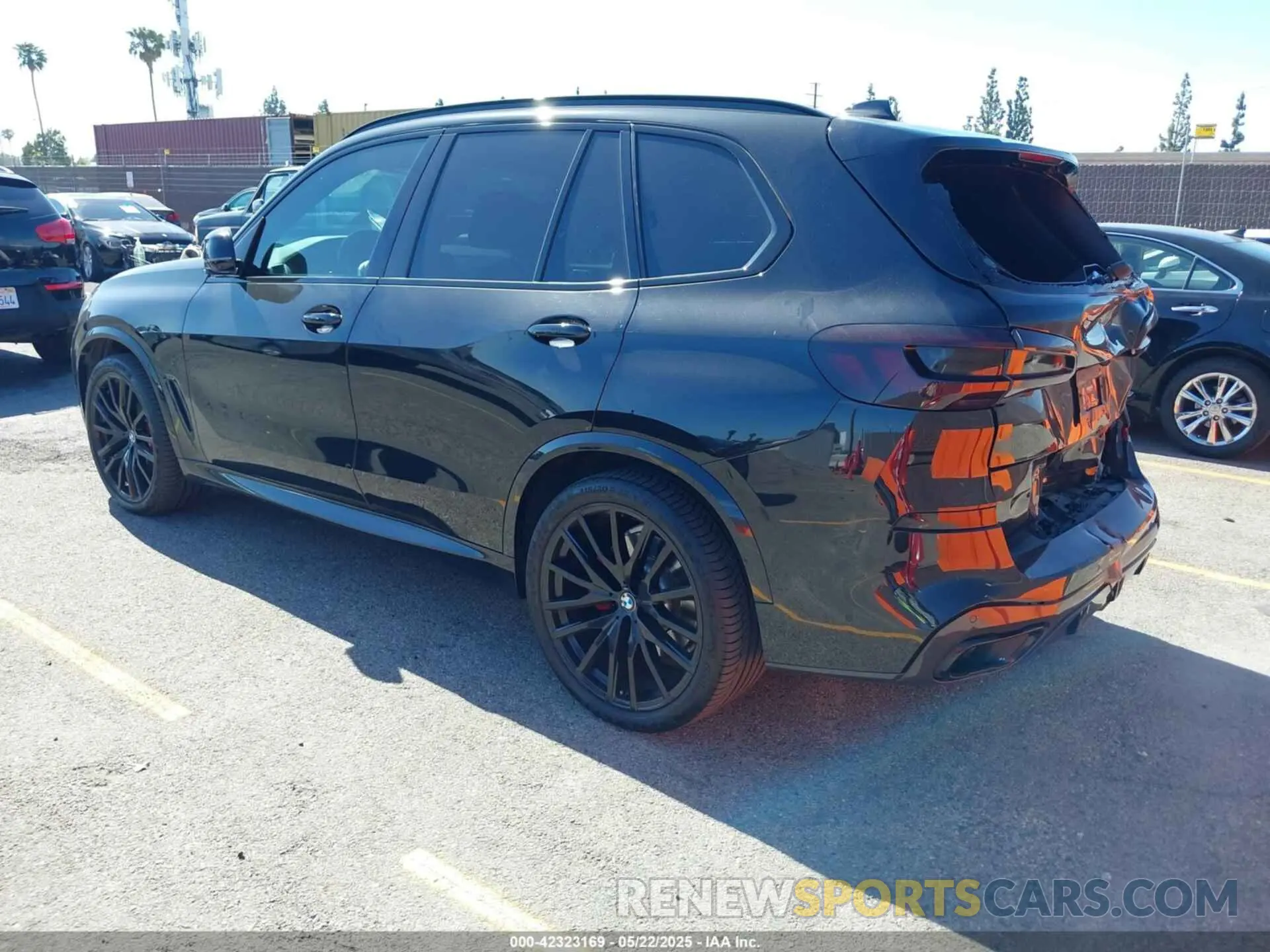 3 Photograph of a damaged car 5UXCR6C02M9F86589 BMW X5 2021