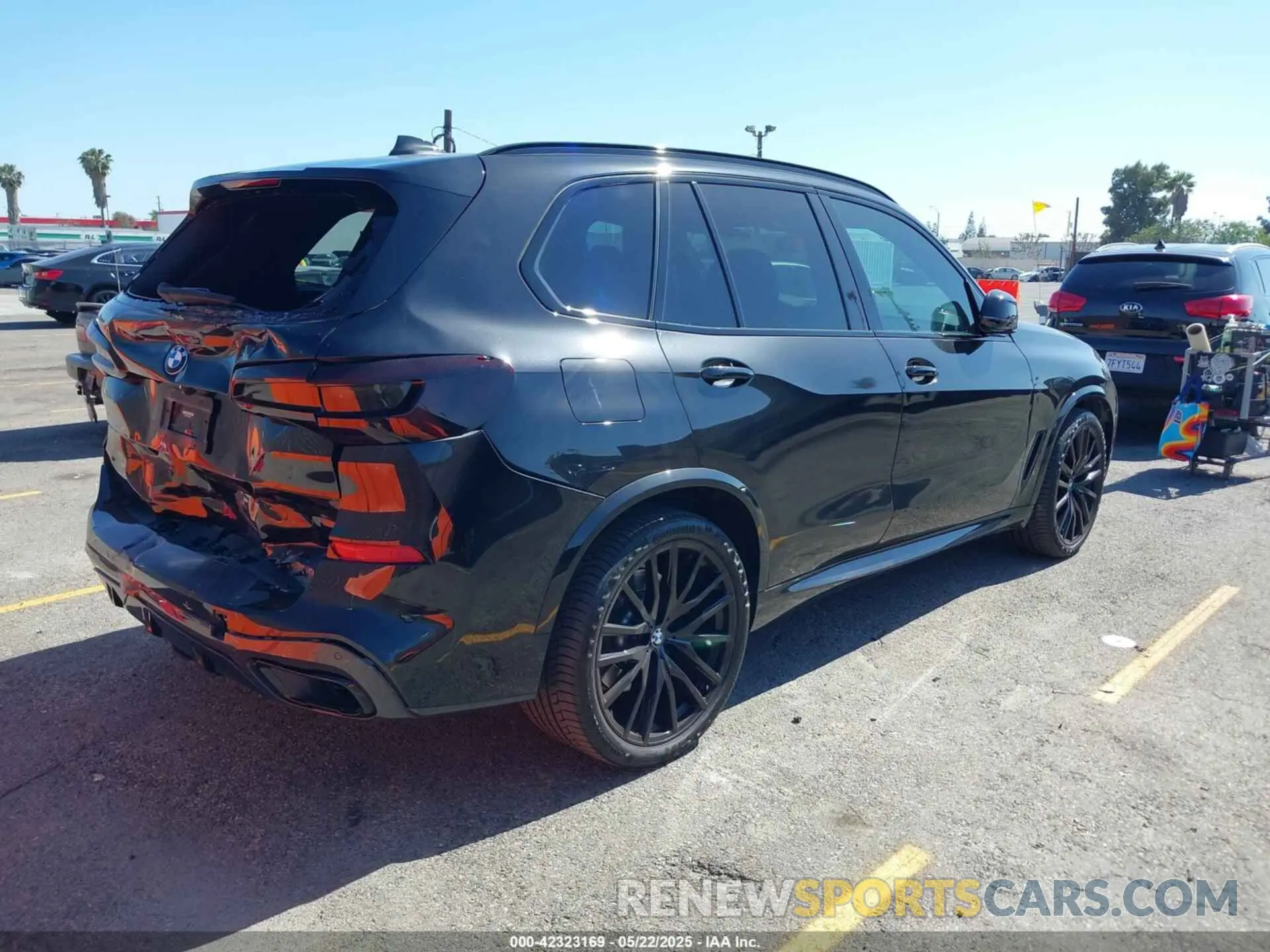 4 Photograph of a damaged car 5UXCR6C02M9F86589 BMW X5 2021