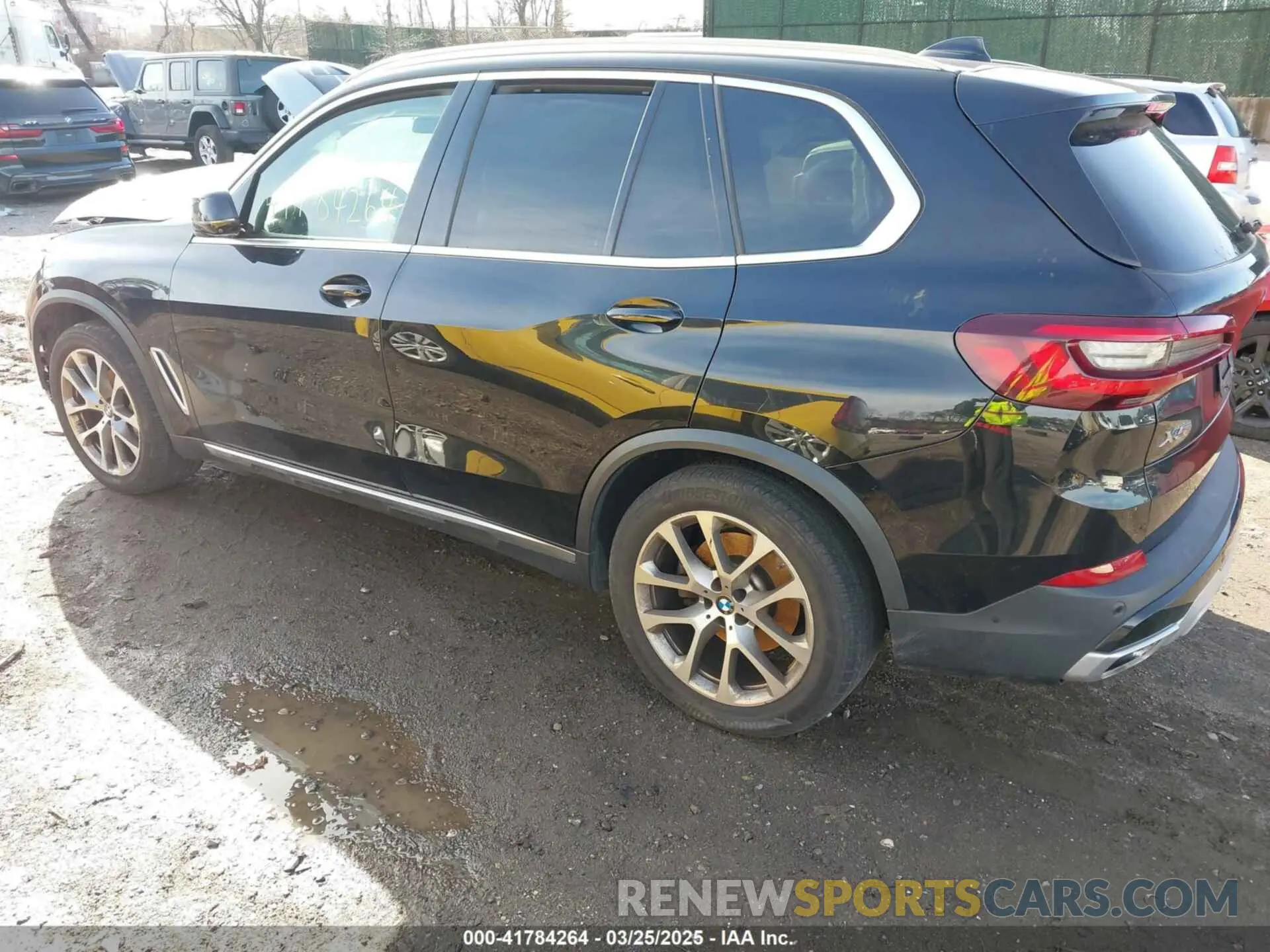 3 Photograph of a damaged car 5UXCR6C03M9E23482 BMW X5 2021