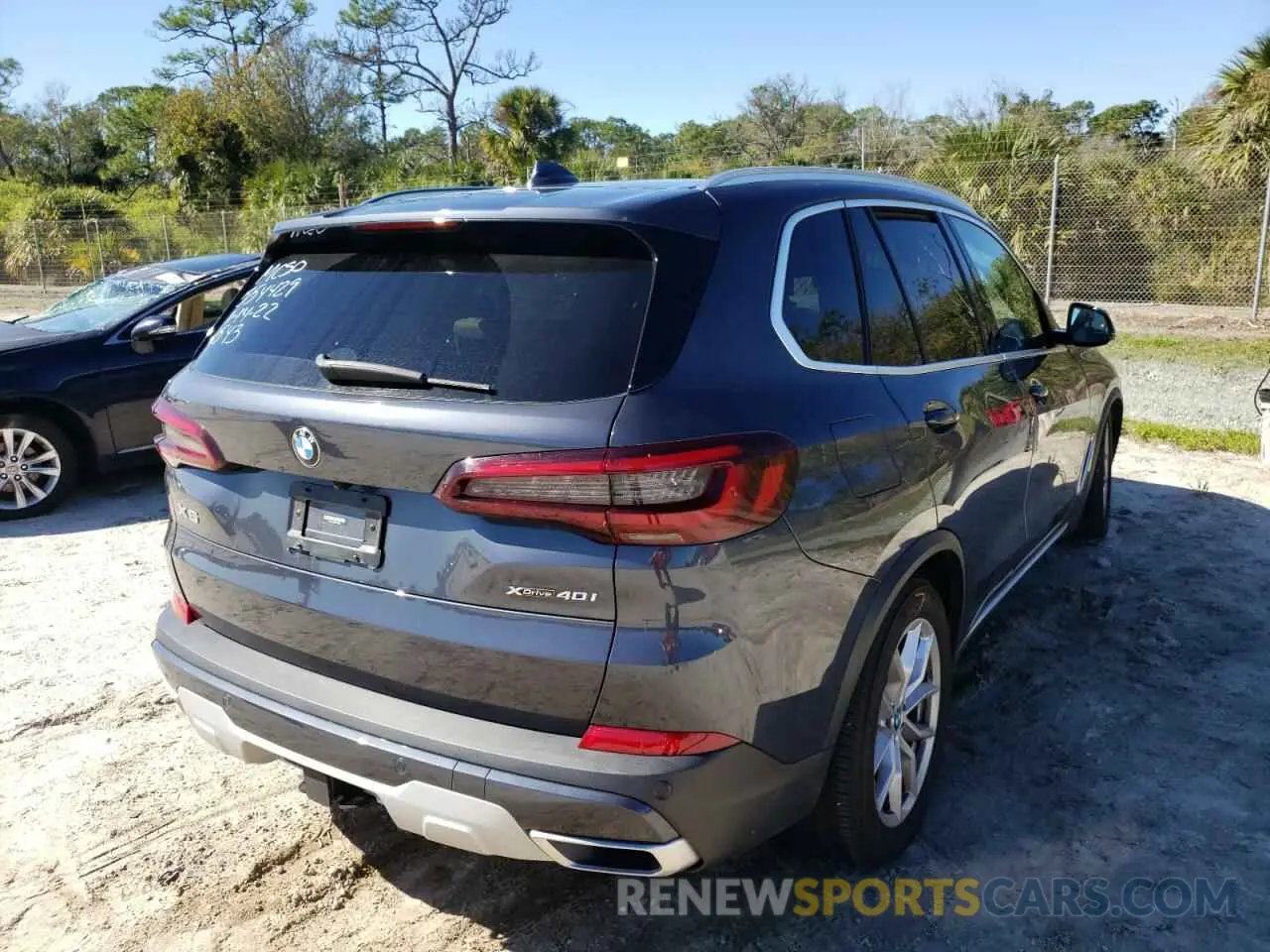 4 Photograph of a damaged car 5UXCR6C03M9E72326 BMW X5 2021