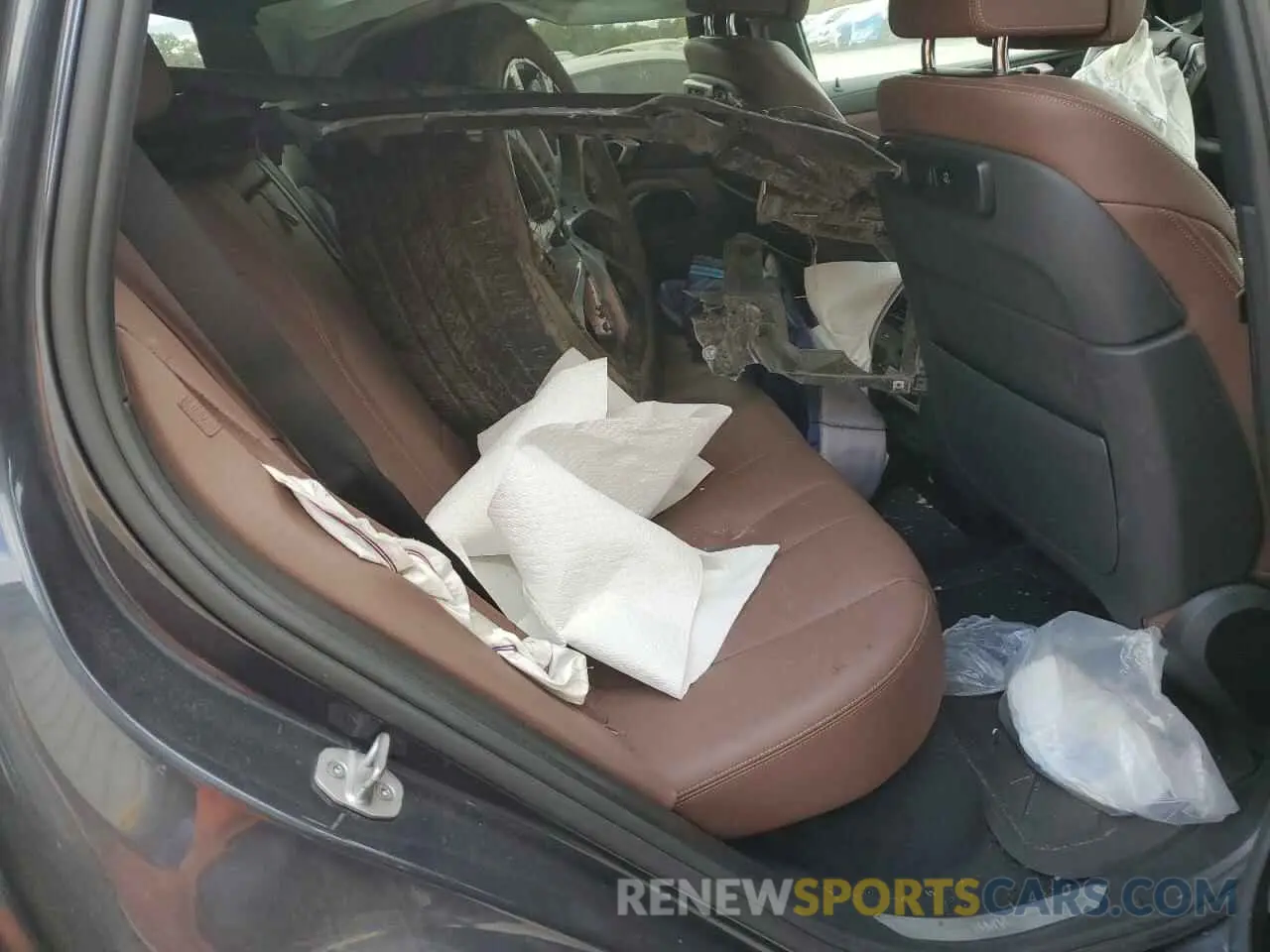 11 Photograph of a damaged car 5UXCR6C03M9E80801 BMW X5 2021