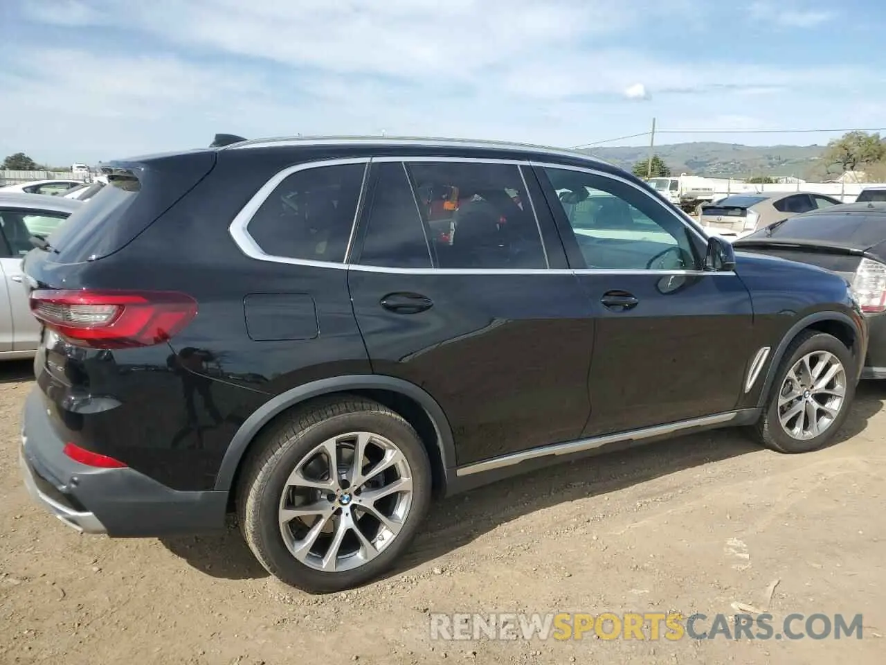 3 Photograph of a damaged car 5UXCR6C03M9E85738 BMW X5 2021