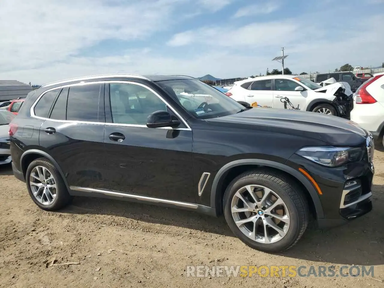 4 Photograph of a damaged car 5UXCR6C03M9E85738 BMW X5 2021