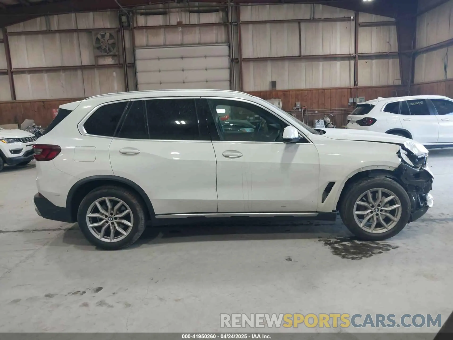 13 Photograph of a damaged car 5UXCR6C03M9F15868 BMW X5 2021