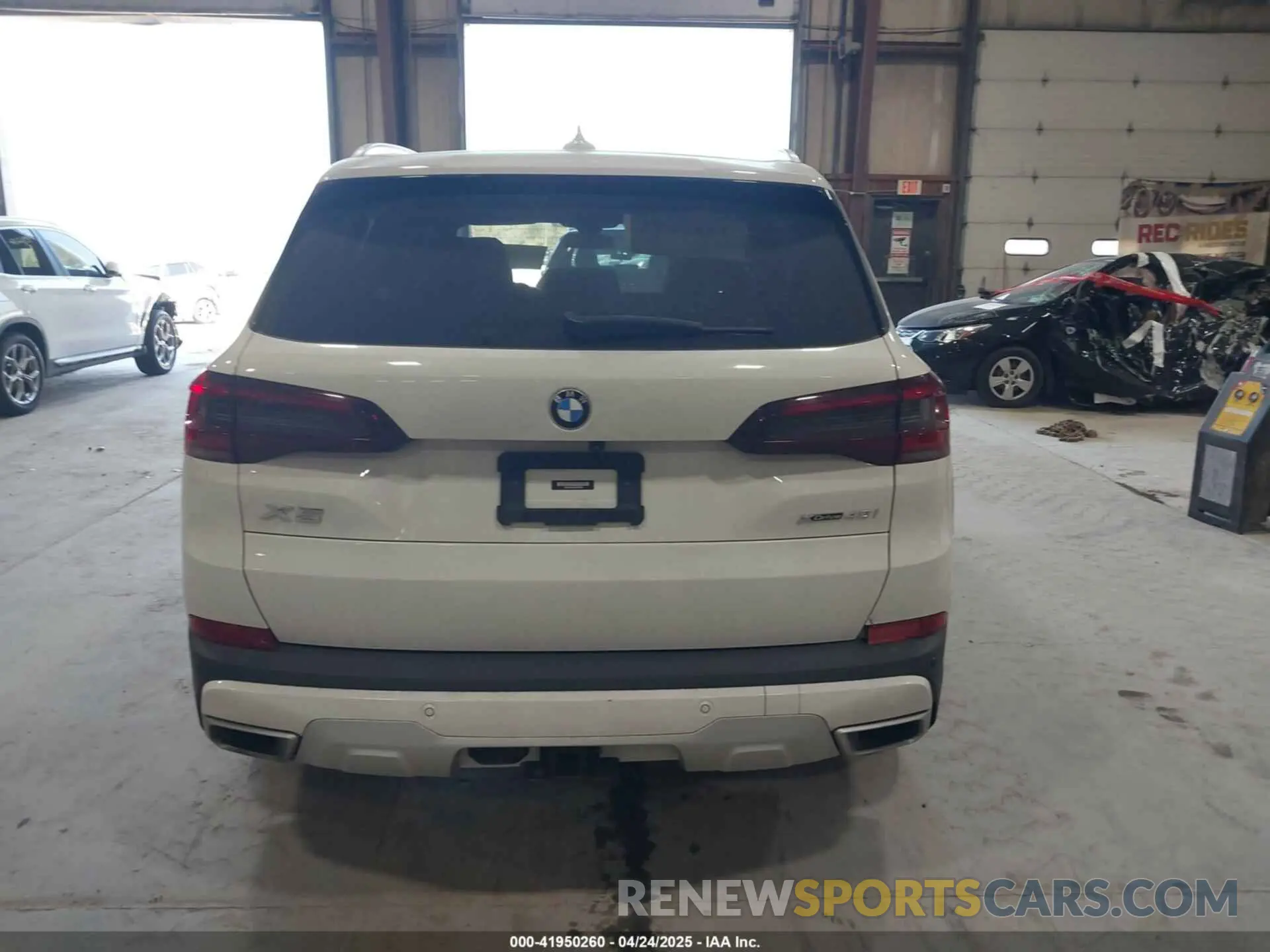 16 Photograph of a damaged car 5UXCR6C03M9F15868 BMW X5 2021
