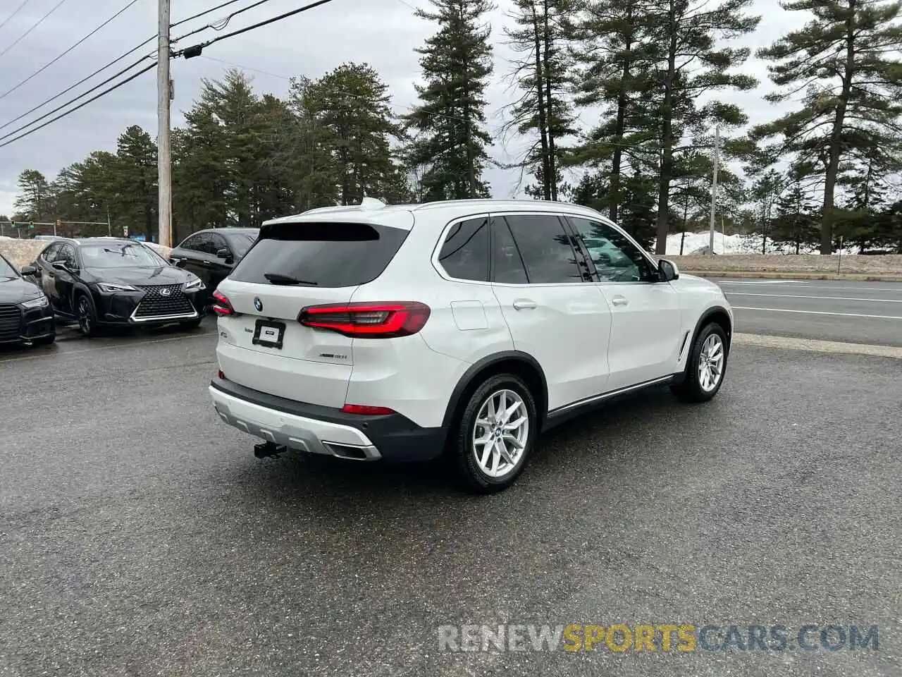 4 Photograph of a damaged car 5UXCR6C03M9G16828 BMW X5 2021