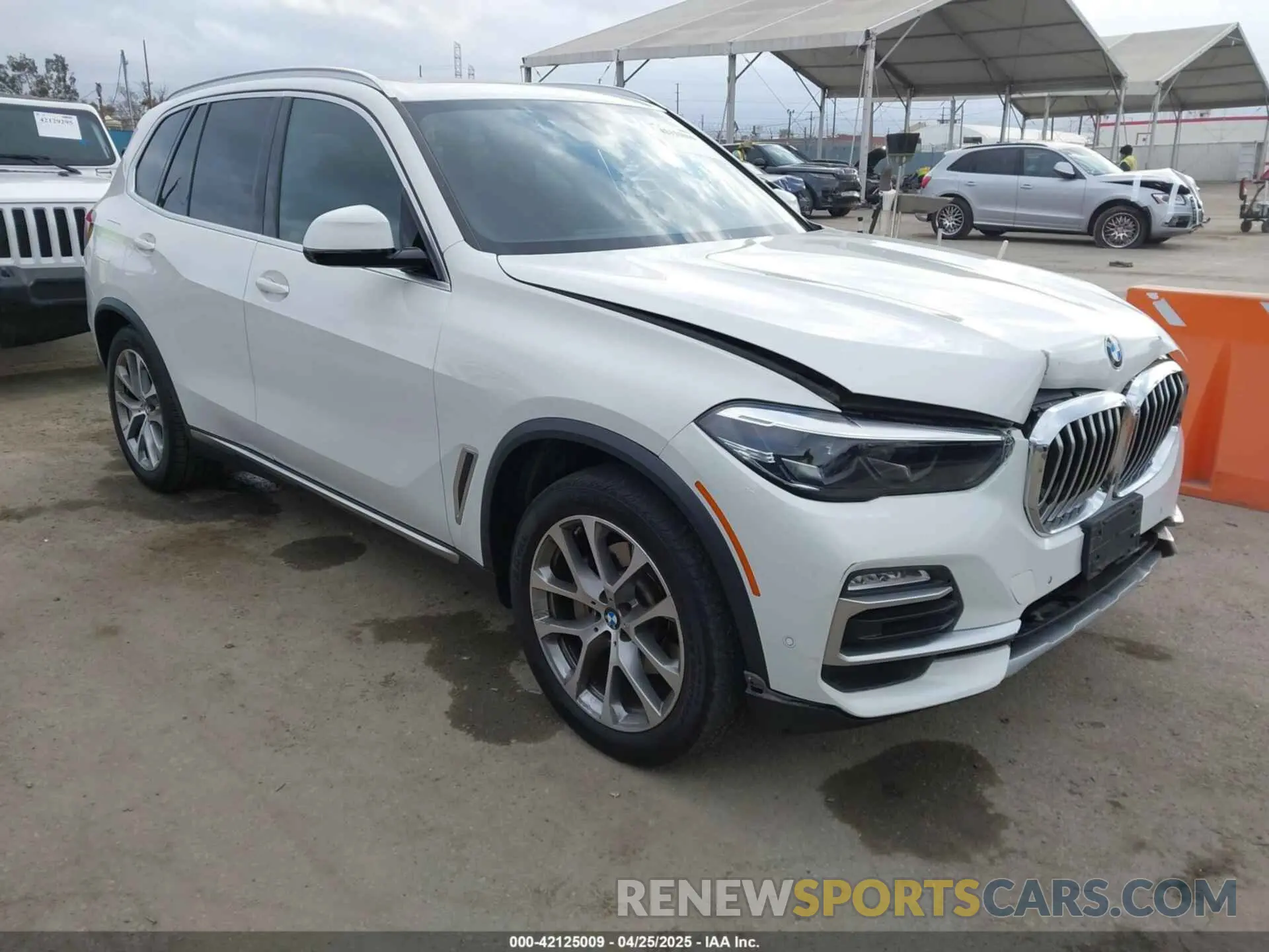 1 Photograph of a damaged car 5UXCR6C03M9G36156 BMW X5 2021