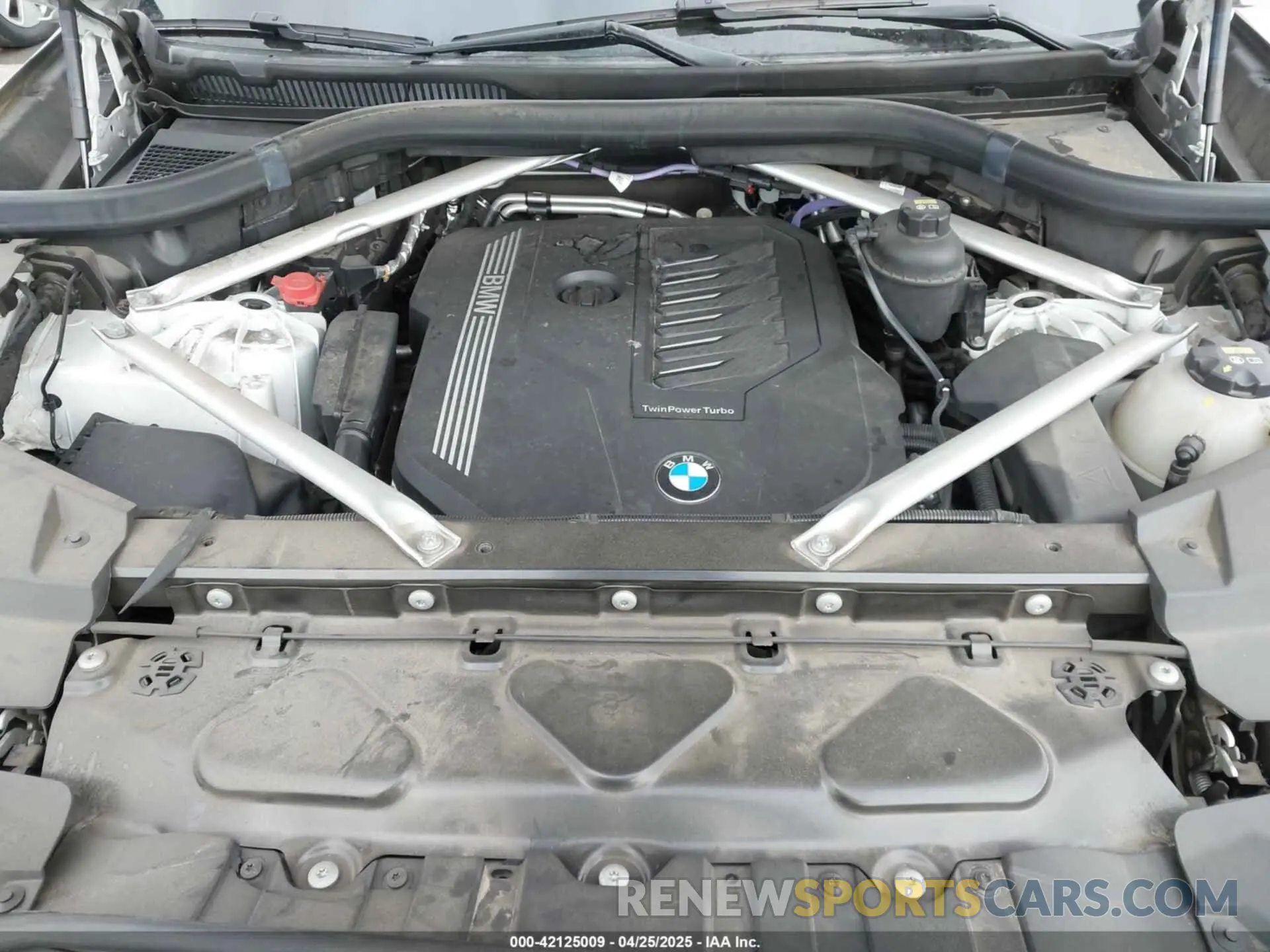 10 Photograph of a damaged car 5UXCR6C03M9G36156 BMW X5 2021