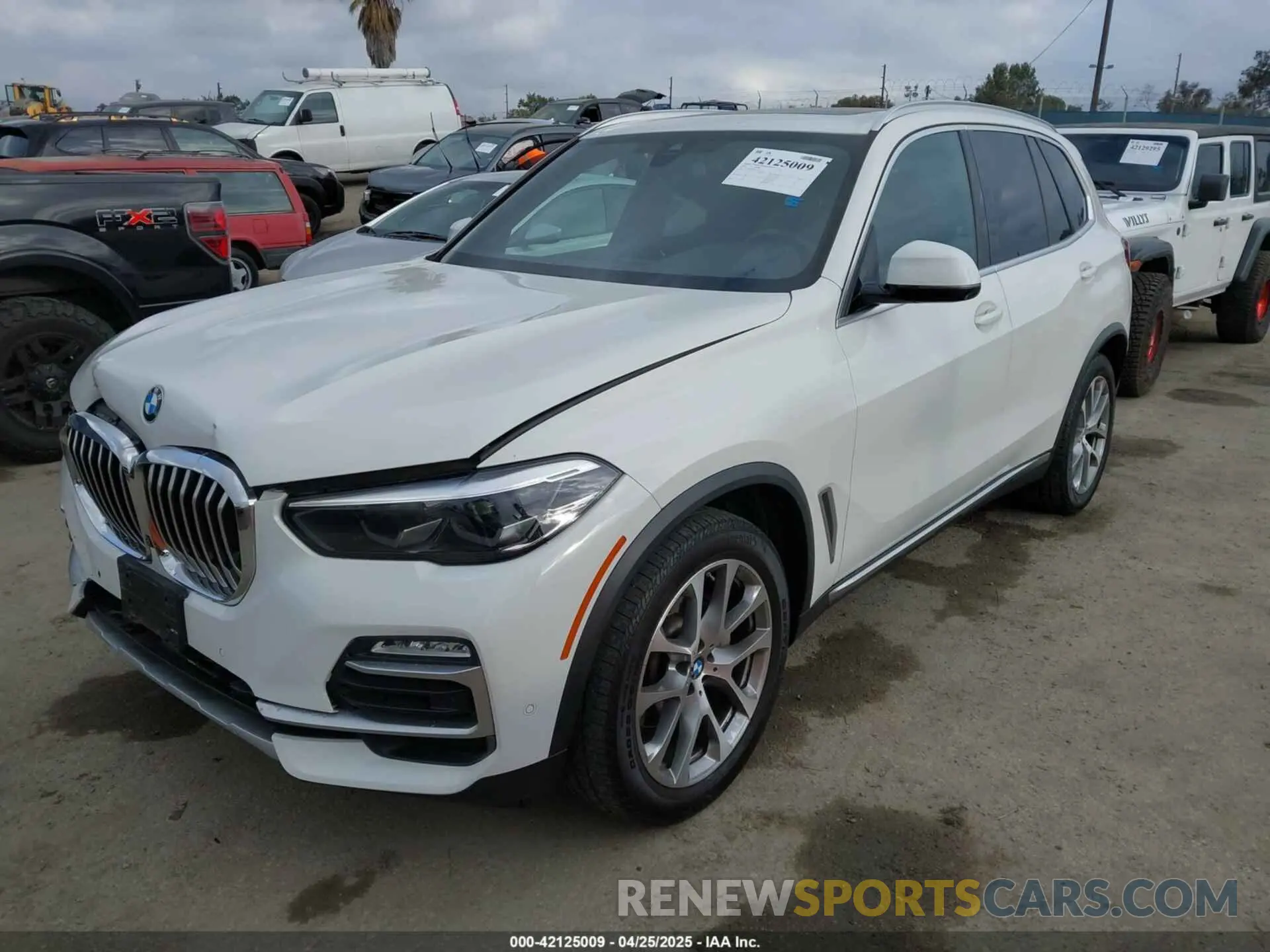 2 Photograph of a damaged car 5UXCR6C03M9G36156 BMW X5 2021