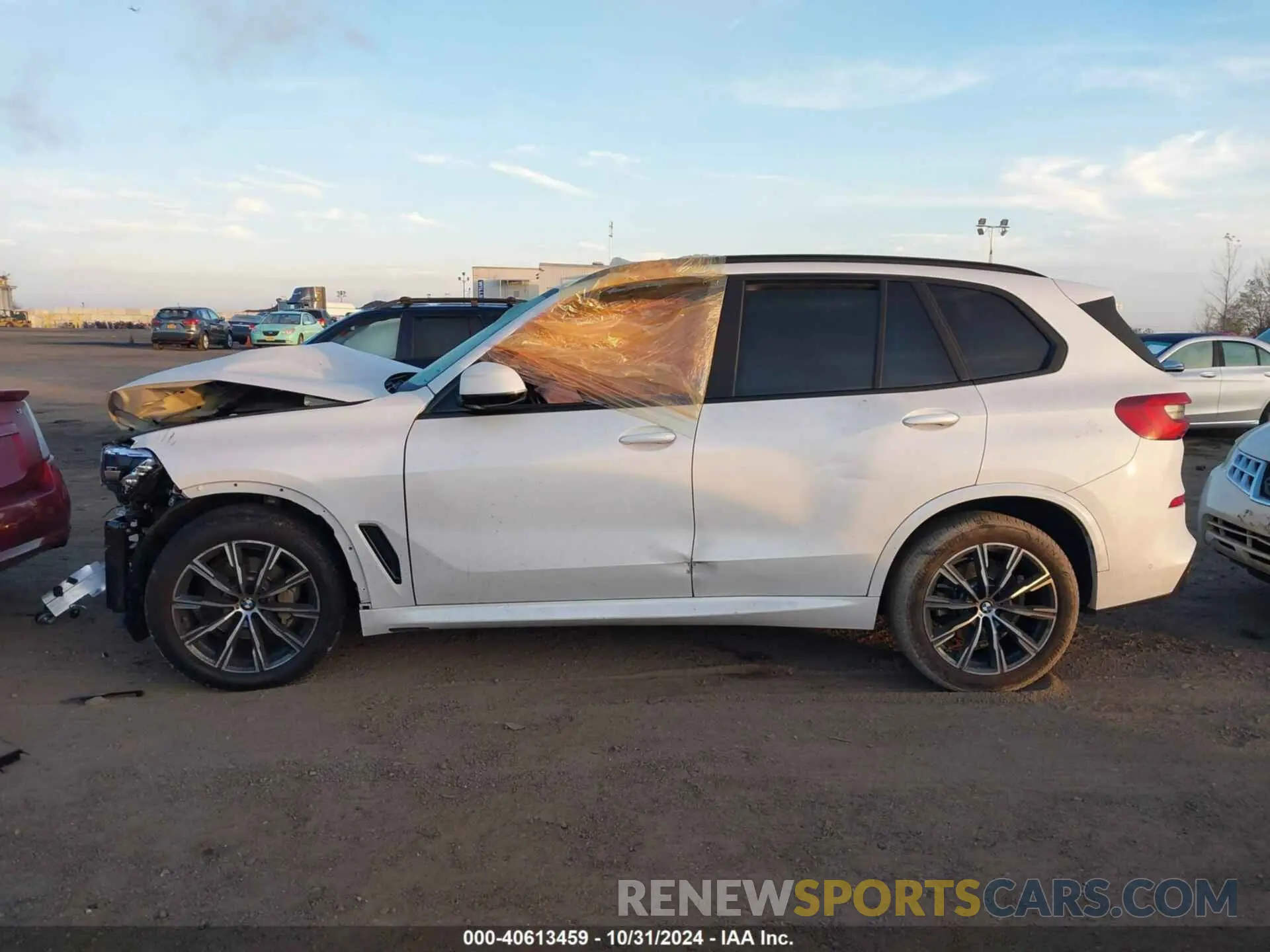 14 Photograph of a damaged car 5UXCR6C04M9G30530 BMW X5 2021