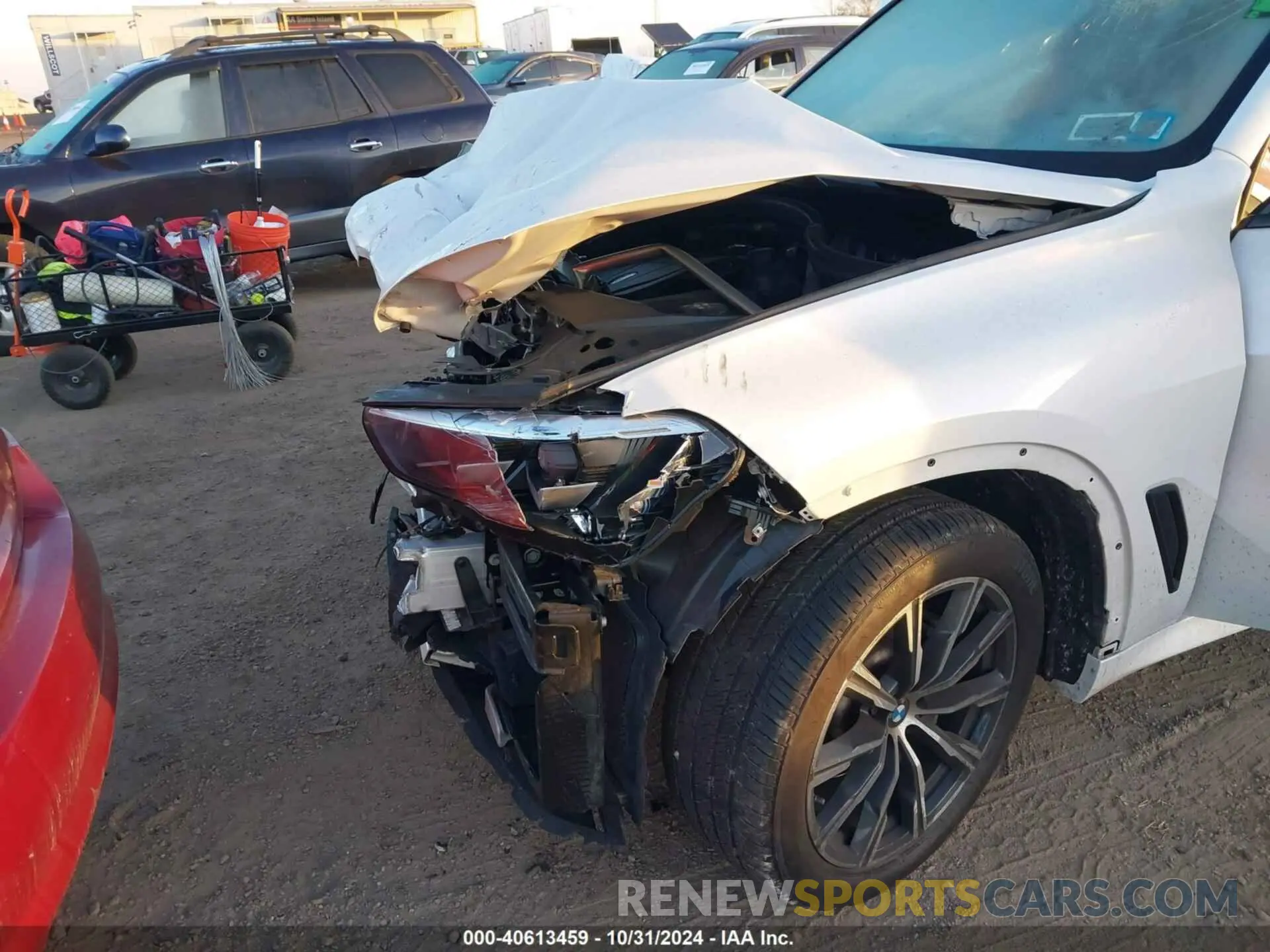 18 Photograph of a damaged car 5UXCR6C04M9G30530 BMW X5 2021