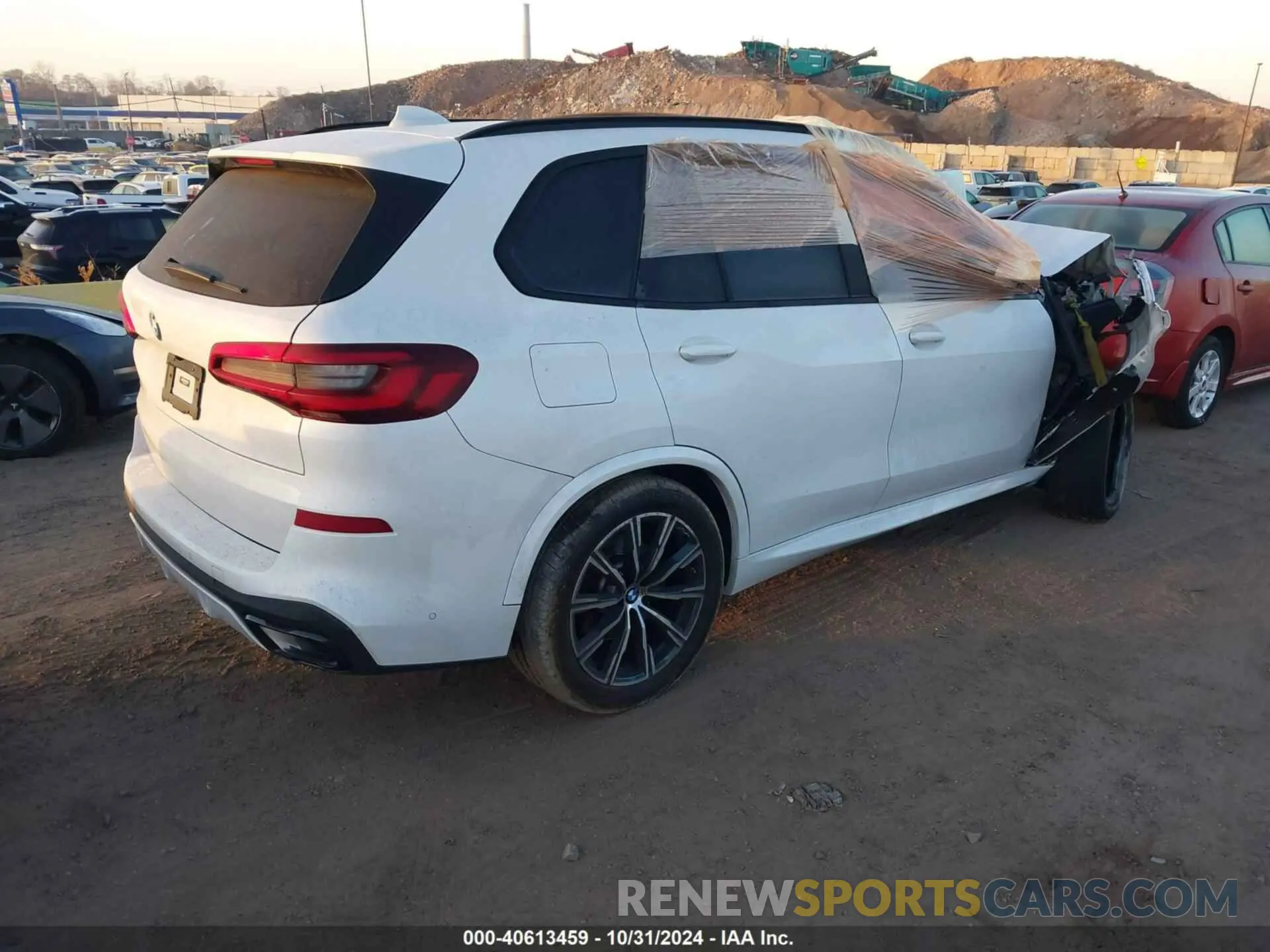 4 Photograph of a damaged car 5UXCR6C04M9G30530 BMW X5 2021