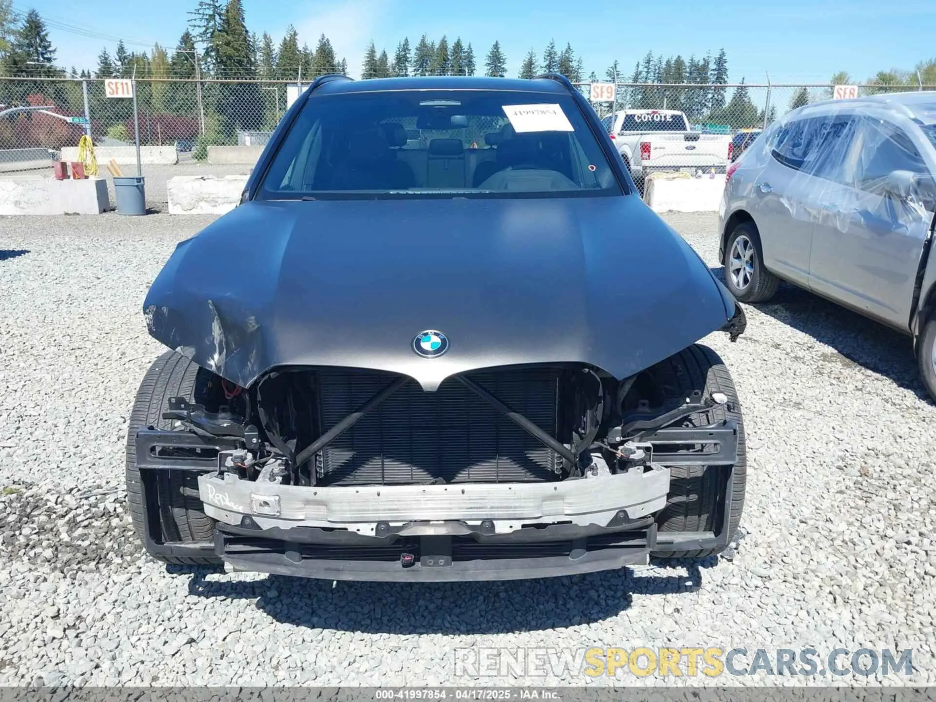 12 Photograph of a damaged car 5UXCR6C05M9E75633 BMW X5 2021