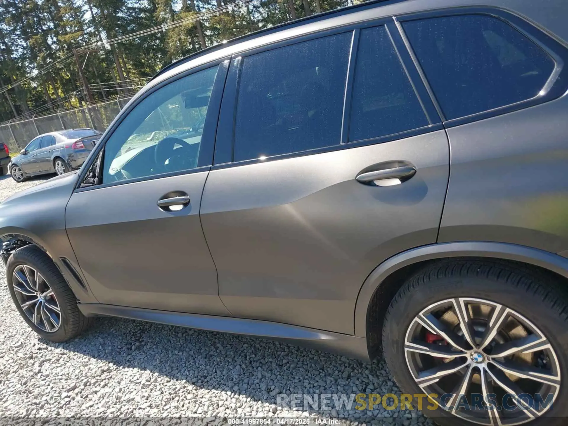 14 Photograph of a damaged car 5UXCR6C05M9E75633 BMW X5 2021