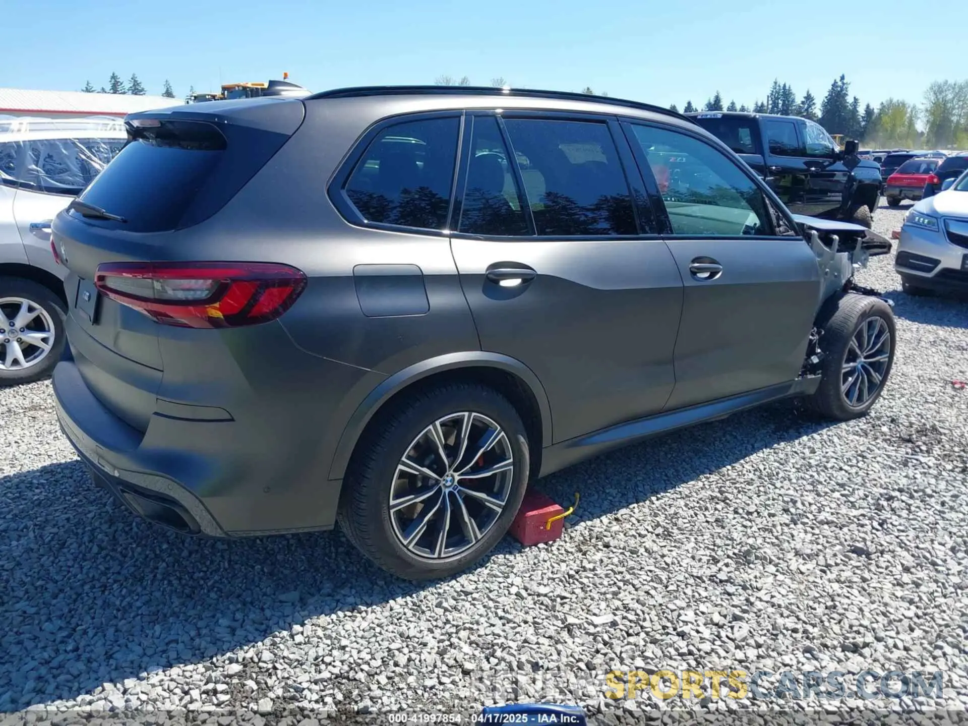 4 Photograph of a damaged car 5UXCR6C05M9E75633 BMW X5 2021