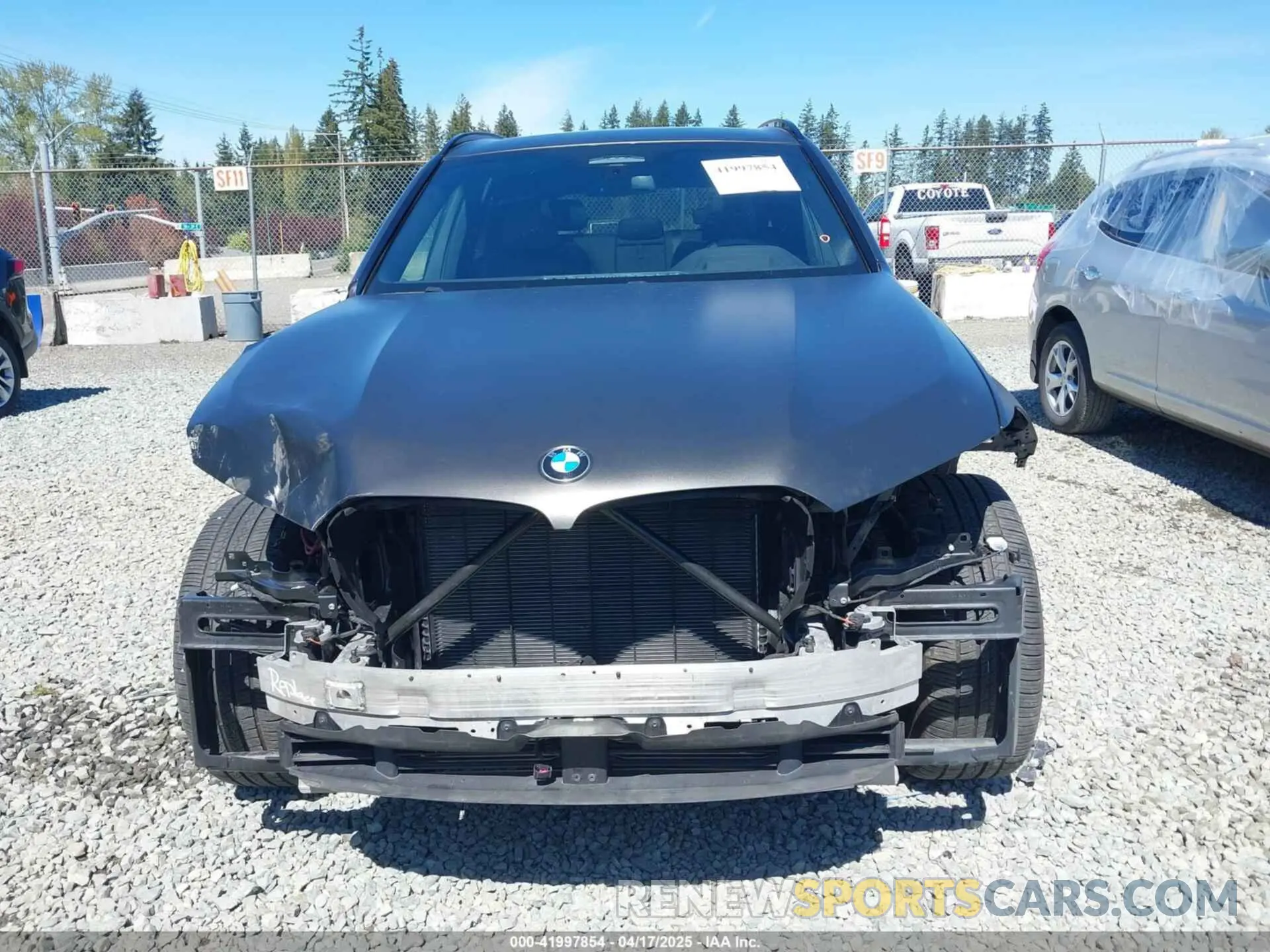 6 Photograph of a damaged car 5UXCR6C05M9E75633 BMW X5 2021