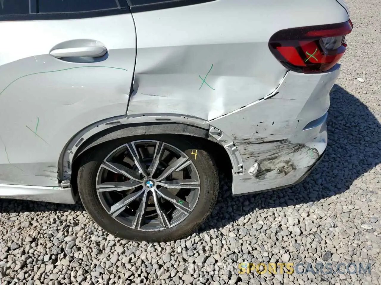 9 Photograph of a damaged car 5UXCR6C05M9F17881 BMW X5 2021
