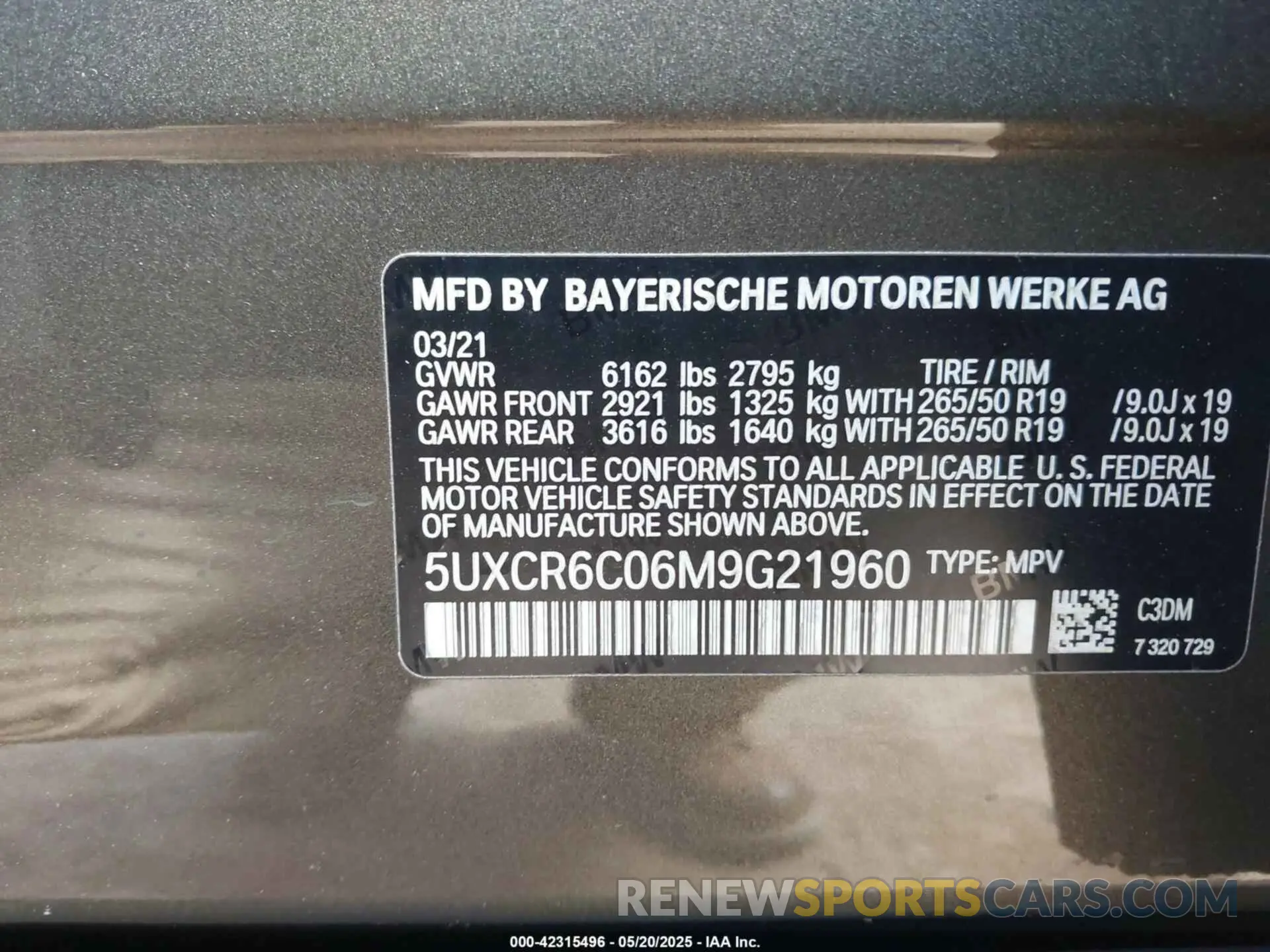 9 Photograph of a damaged car 5UXCR6C06M9G21960 BMW X5 2021