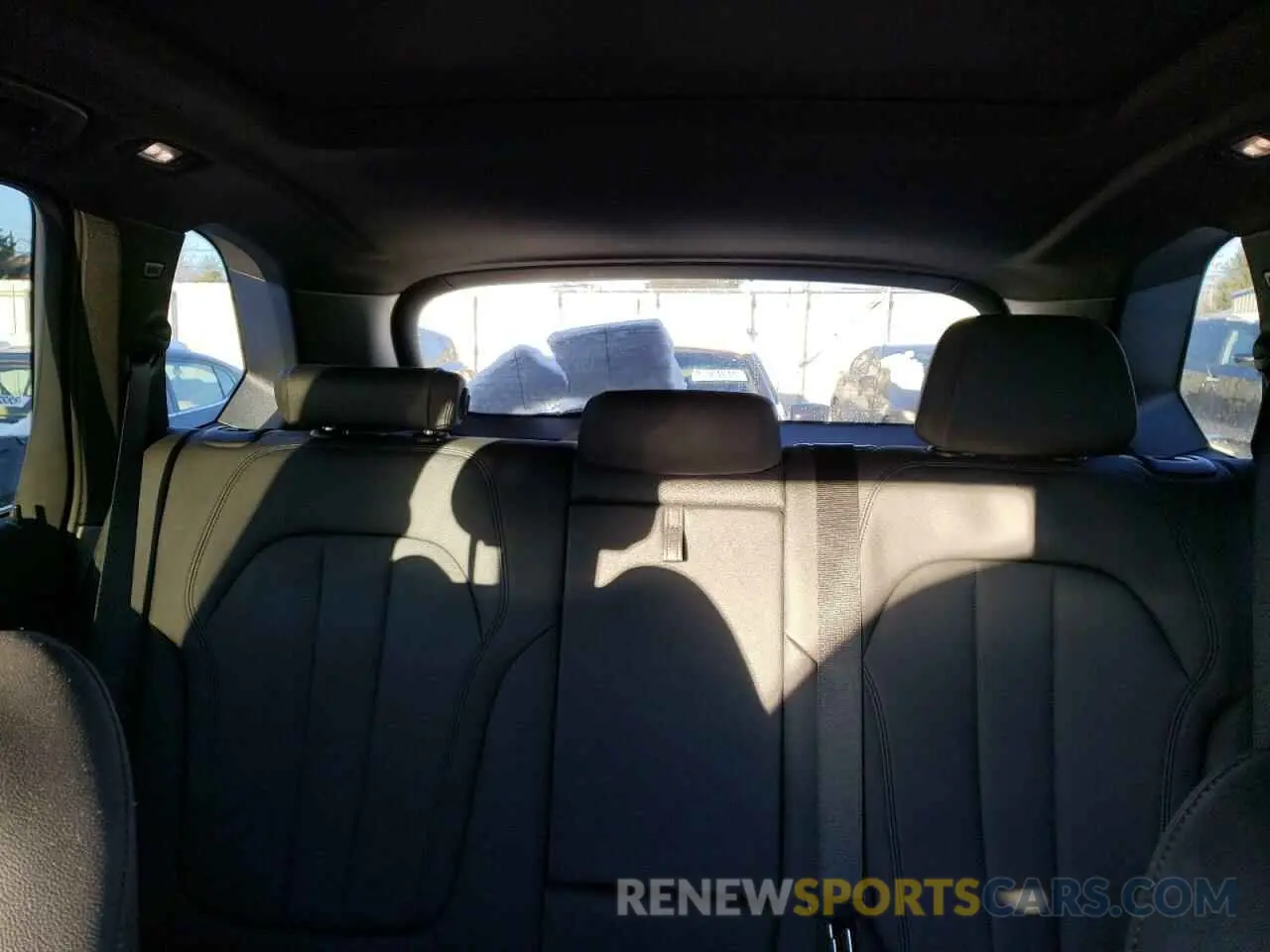 10 Photograph of a damaged car 5UXCR6C06M9H35683 BMW X5 2021