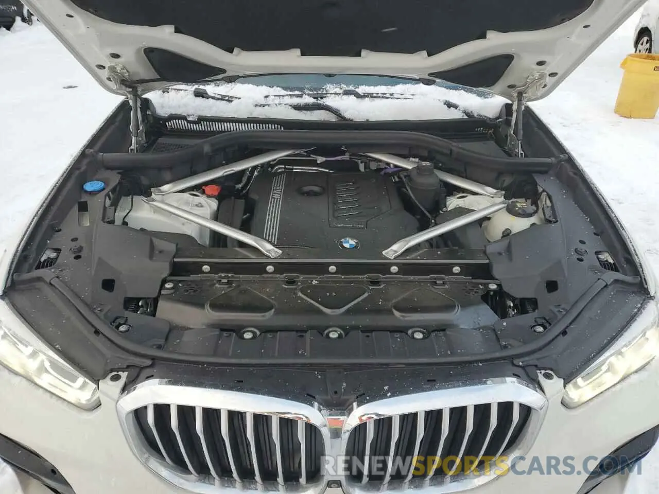 12 Photograph of a damaged car 5UXCR6C08M9F04039 BMW X5 2021