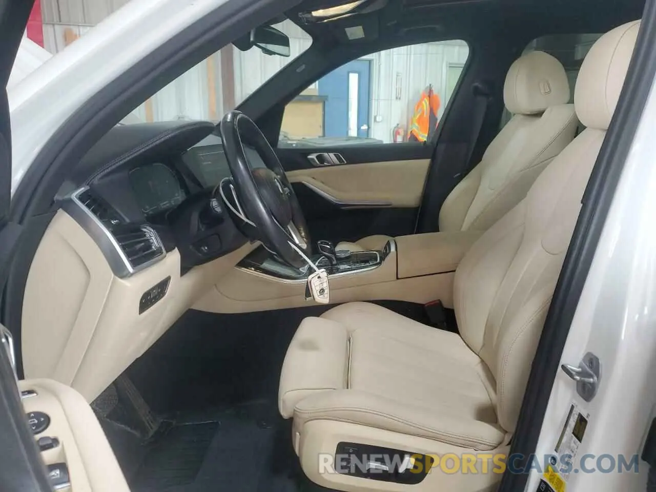 7 Photograph of a damaged car 5UXCR6C08M9F47053 BMW X5 2021