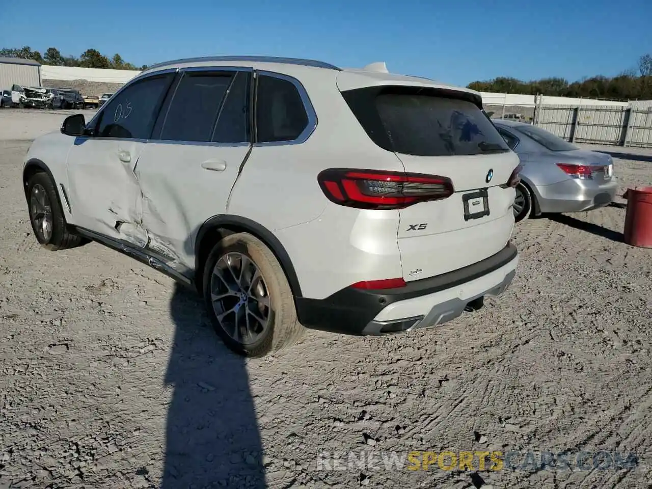 3 Photograph of a damaged car 5UXCR6C09M9E35569 BMW X5 2021